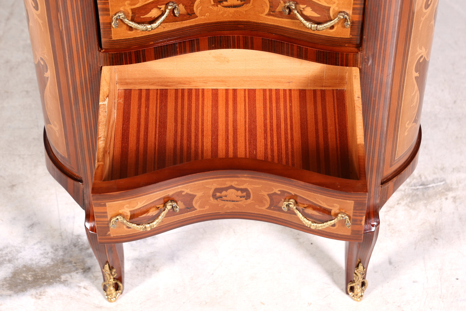 Wunderschöne Barock Stil Kommode Antik Stil Beistelltisch Messing Schränkchen