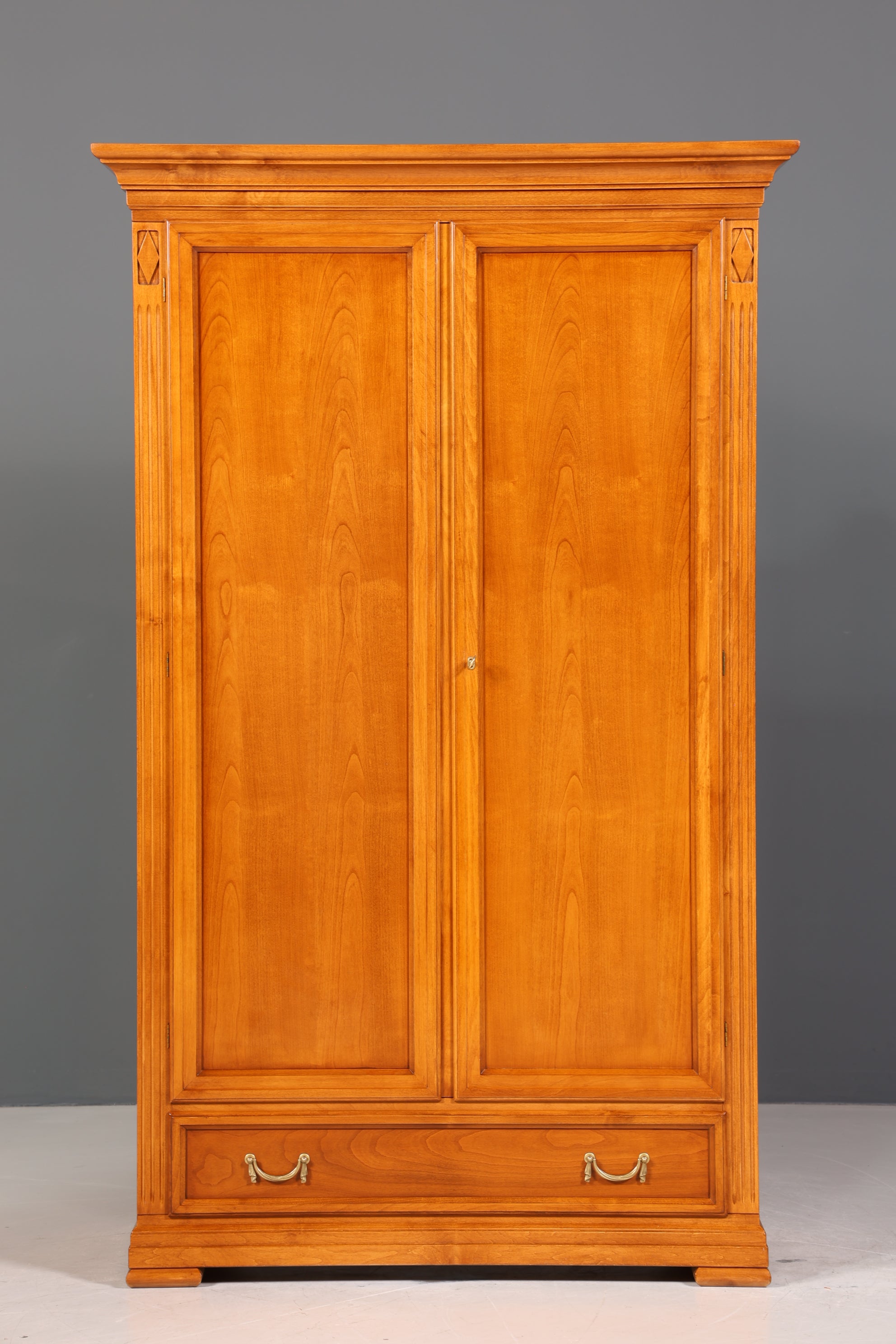Traumhafter Original Selva Schrank Antik Stil massiv Holz Dielenschrank Villa Borghese Kleiderschrank Wäscheschrank