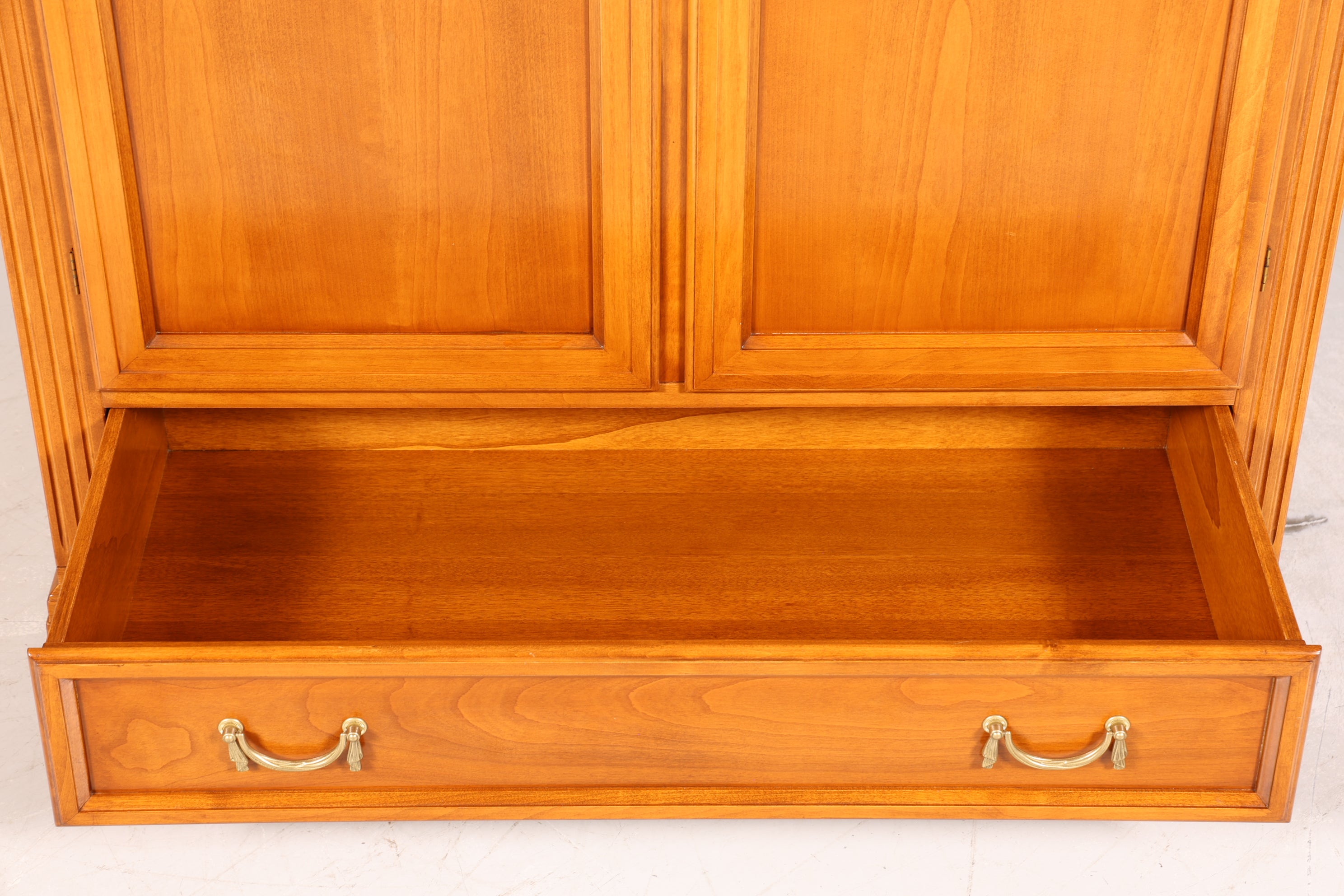Traumhafter Original Selva Schrank Antik Stil massiv Holz Dielenschrank Villa Borghese Kleiderschrank Wäscheschrank