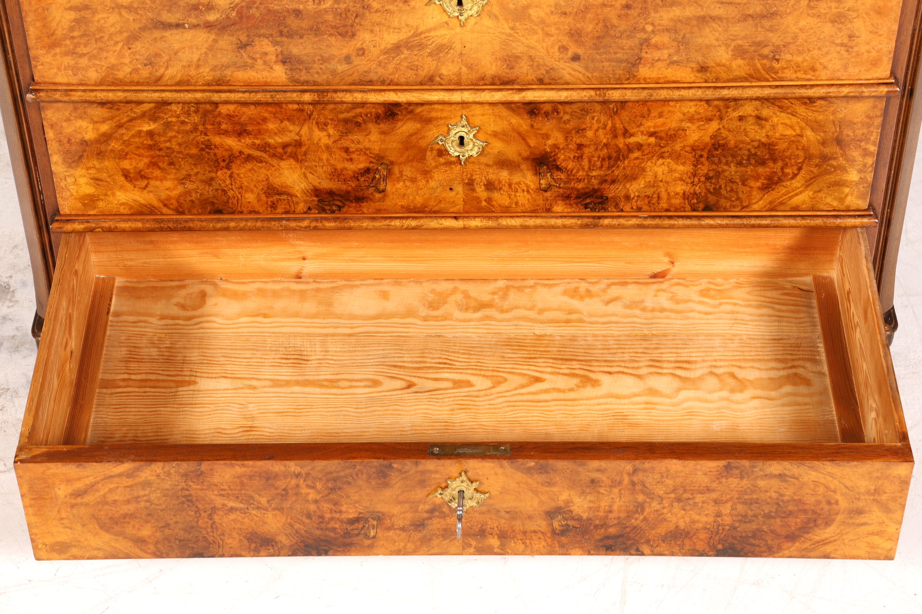 Stilvolle Louis Philippe Kommode Nussbaum Biedermeier Schubladenkommode um 1890