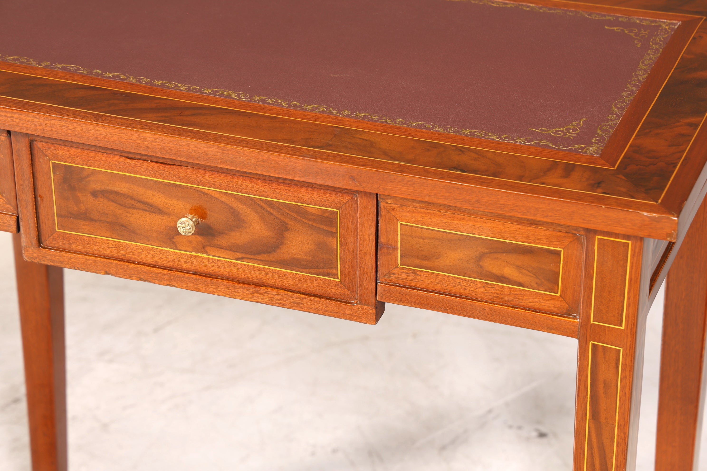 Traumhafter filigraner Schreibtisch French Desk Antik Stil Bürotisch Office Desk