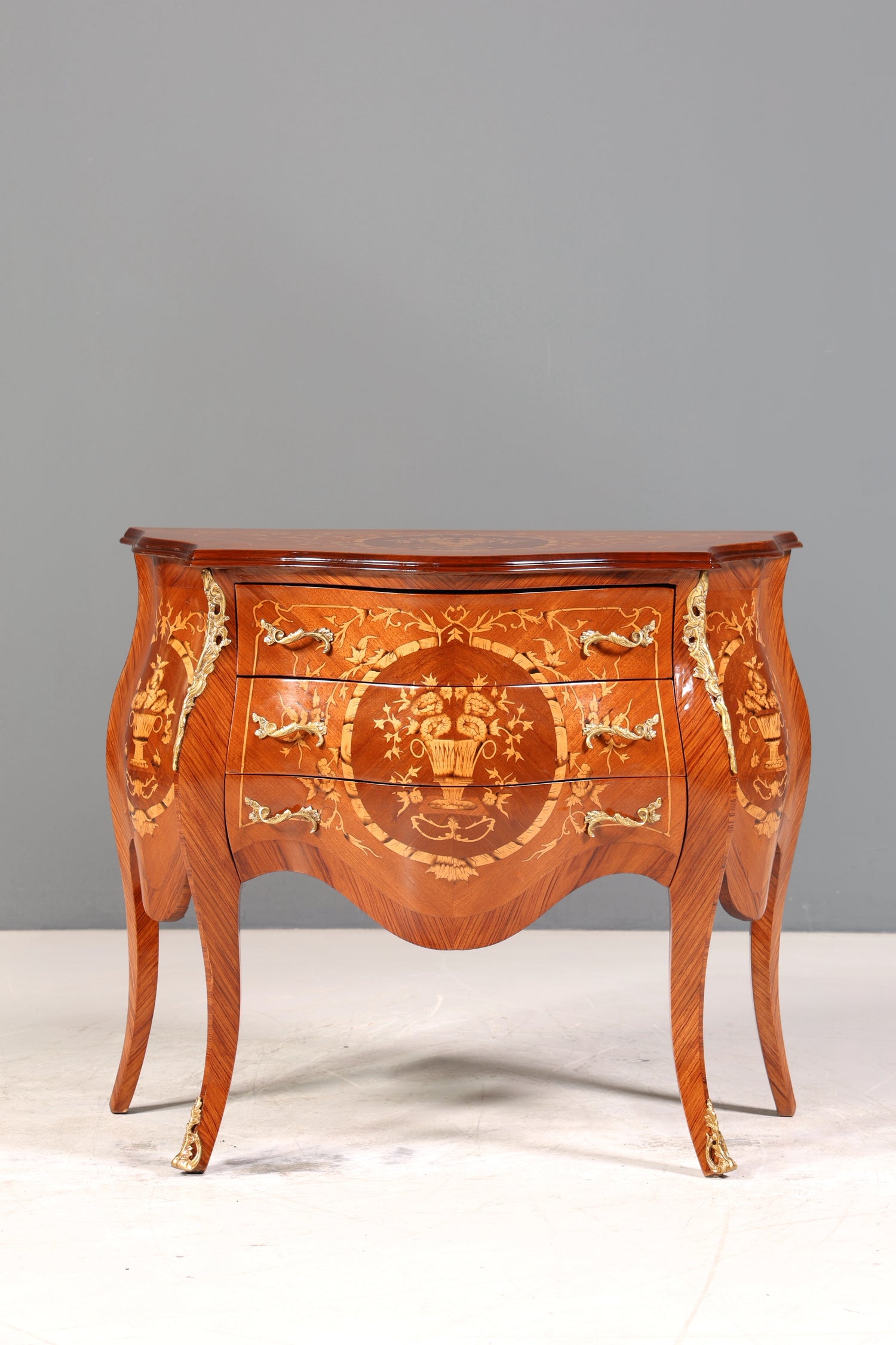 Königliche Bauchige Barock Stil Kommode Messing Louis XV Sideboard Antik Stil Schubladenkommode