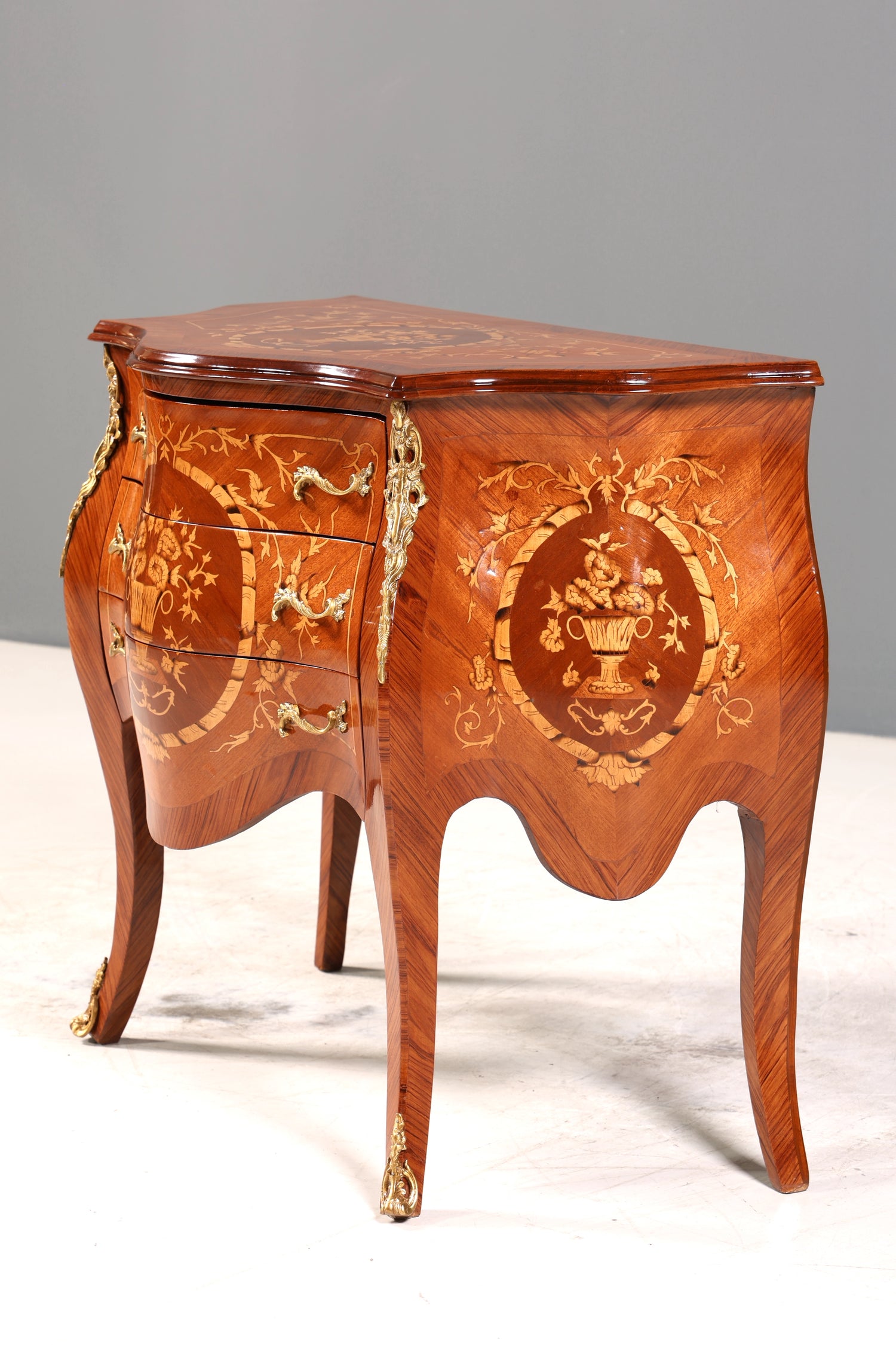 Königliche Bauchige Barock Stil Kommode Messing Louis XV Sideboard Antik Stil Schubladenkommode