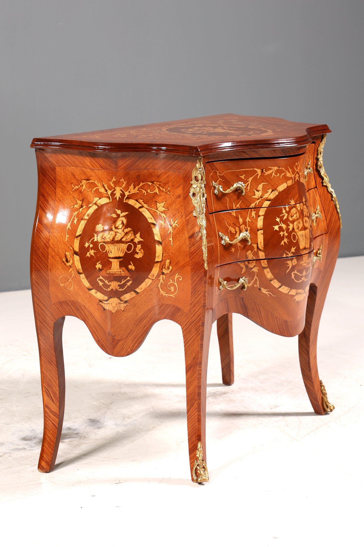 Königliche Bauchige Barock Stil Kommode Messing Louis XV Sideboard Antik Stil Schubladenkommode