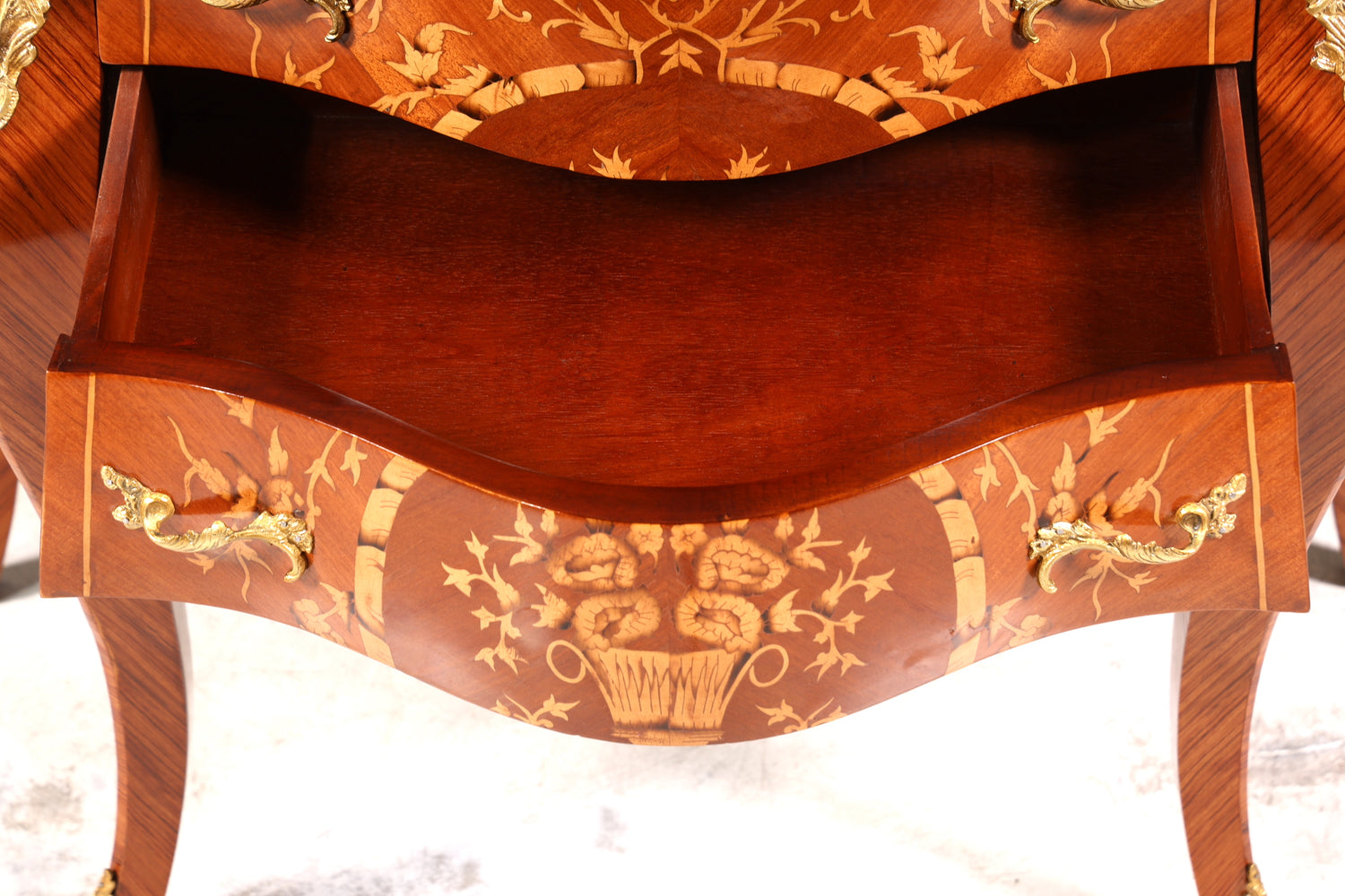 Königliche Bauchige Barock Stil Kommode Messing Louis XV Sideboard Antik Stil Schubladenkommode