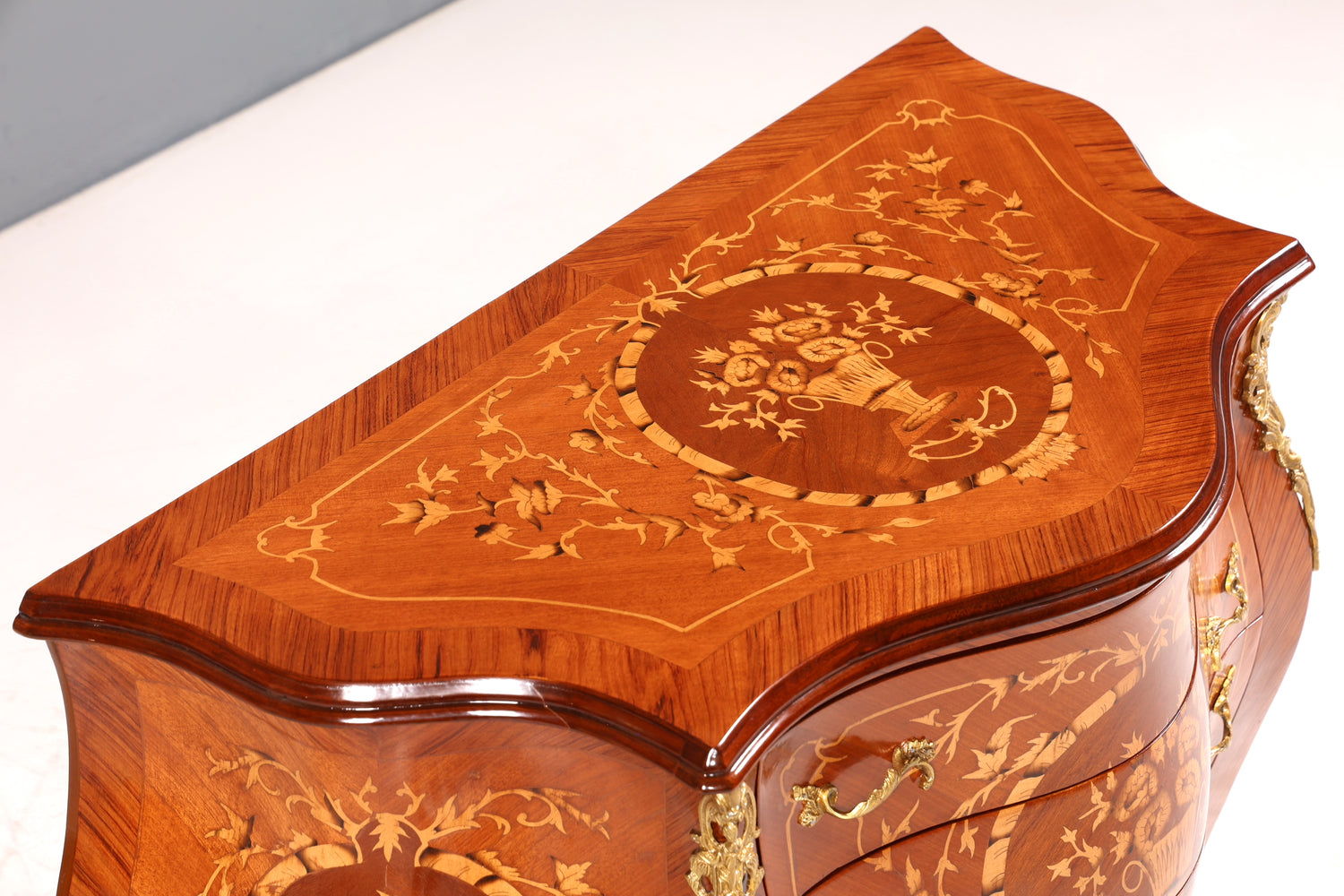 Königliche Bauchige Barock Stil Kommode Messing Louis XV Sideboard Antik Stil Schubladenkommode