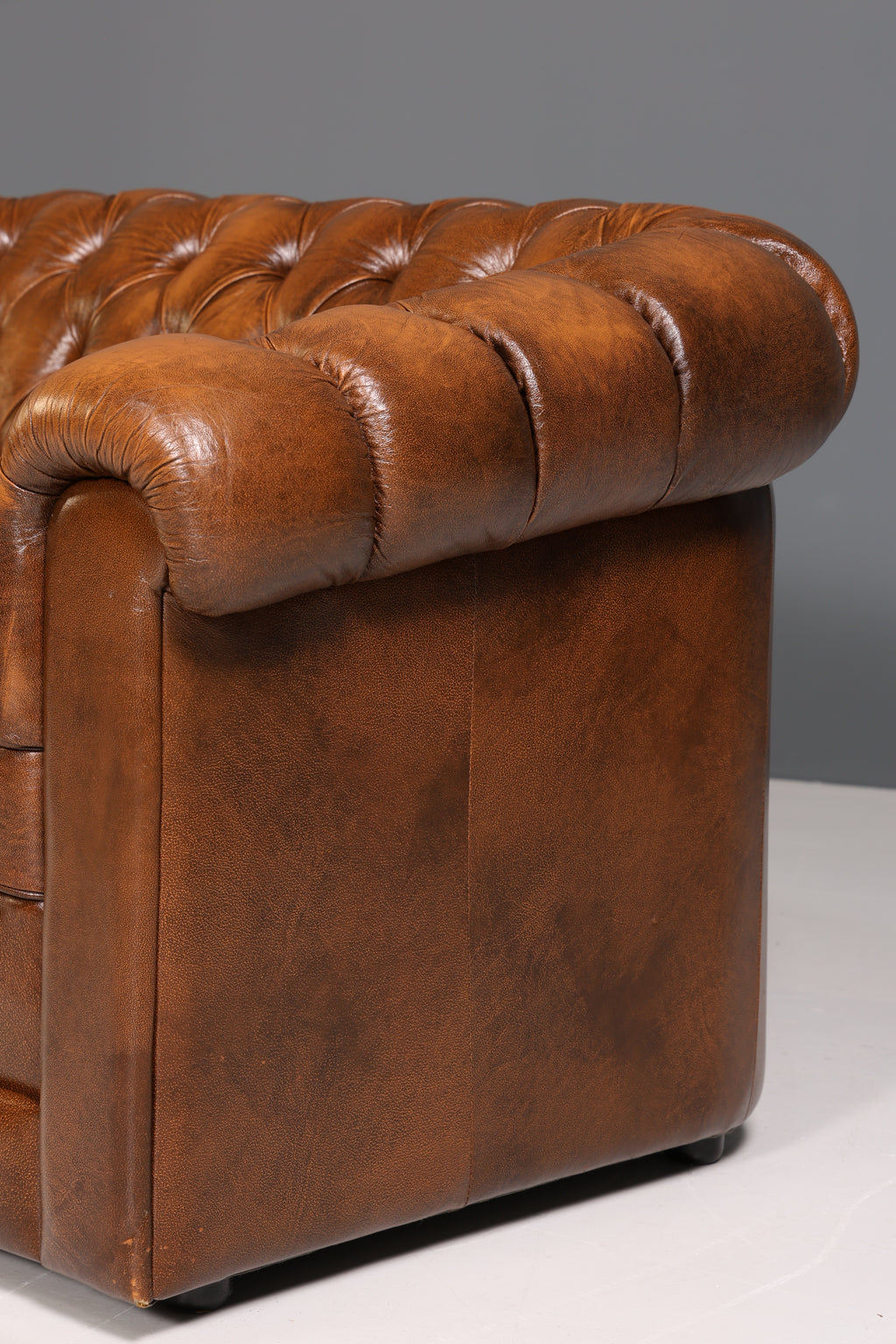 Edles Original Chesterfield 2er Sofa Englisch echt Leder Couch