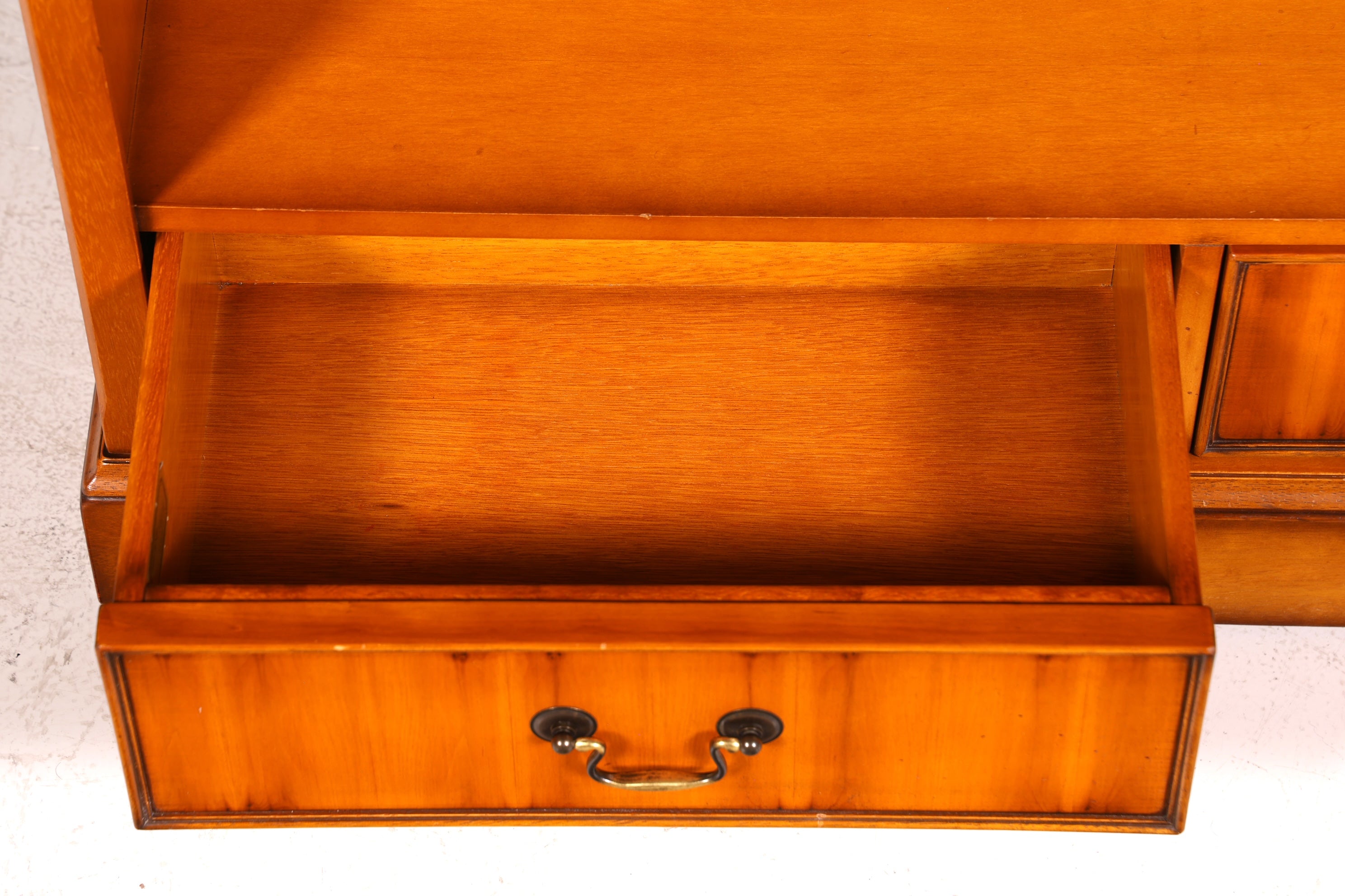 Wunderschönes Original Heldense Bücherregal Englisches Holz Bücher Ablage Leseregal