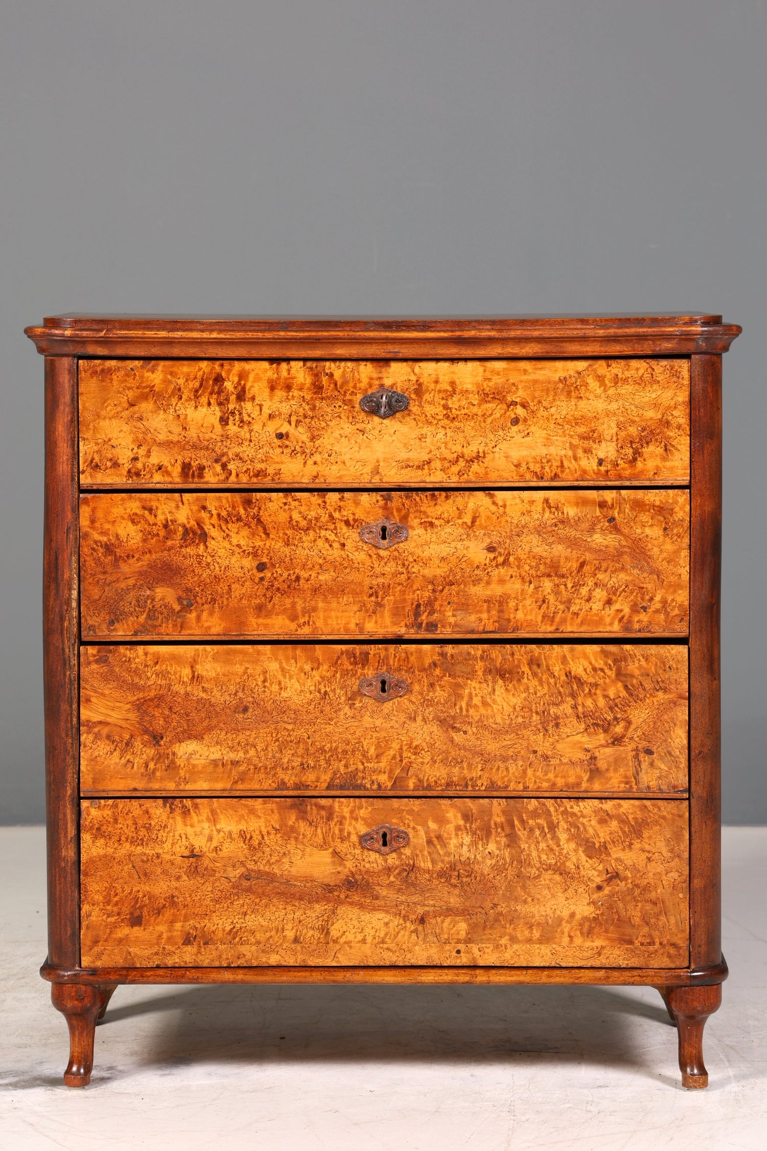 Stilvolle Louis Philippe Kommode Nussbaum Gründerzeit Schubladenkommode um 1890