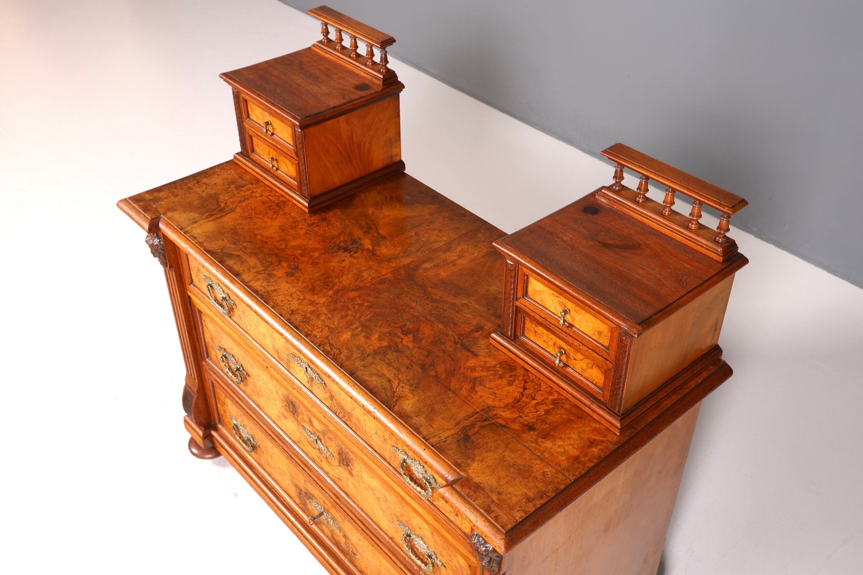 Edle Gründerzeit Kommode Louis Philippe Nussbaum Schubladen Kommode Sideboard um 1880