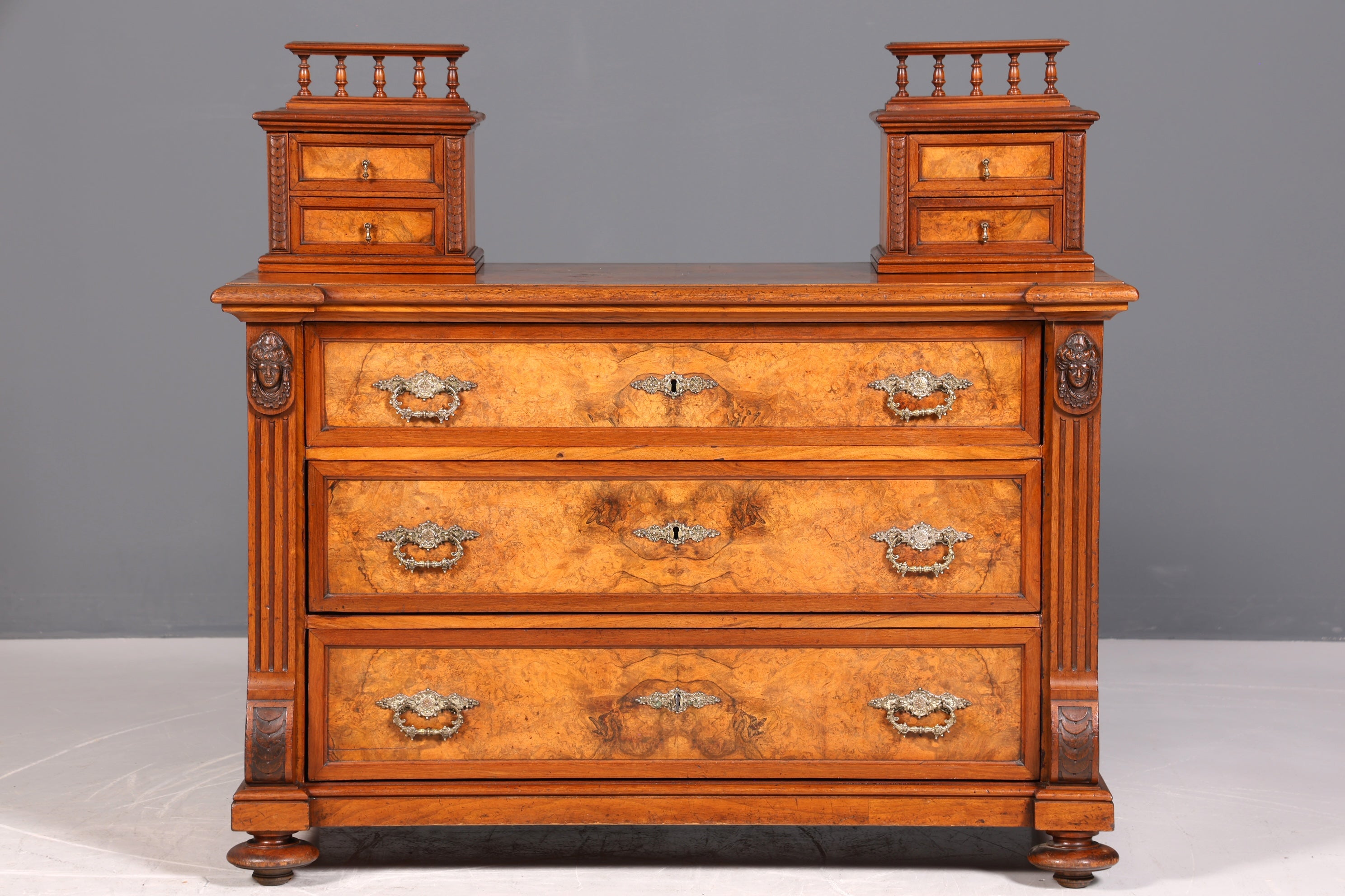 Edle Gründerzeit Kommode Louis Philippe Nussbaum Schubladen Kommode Sideboard um 1880