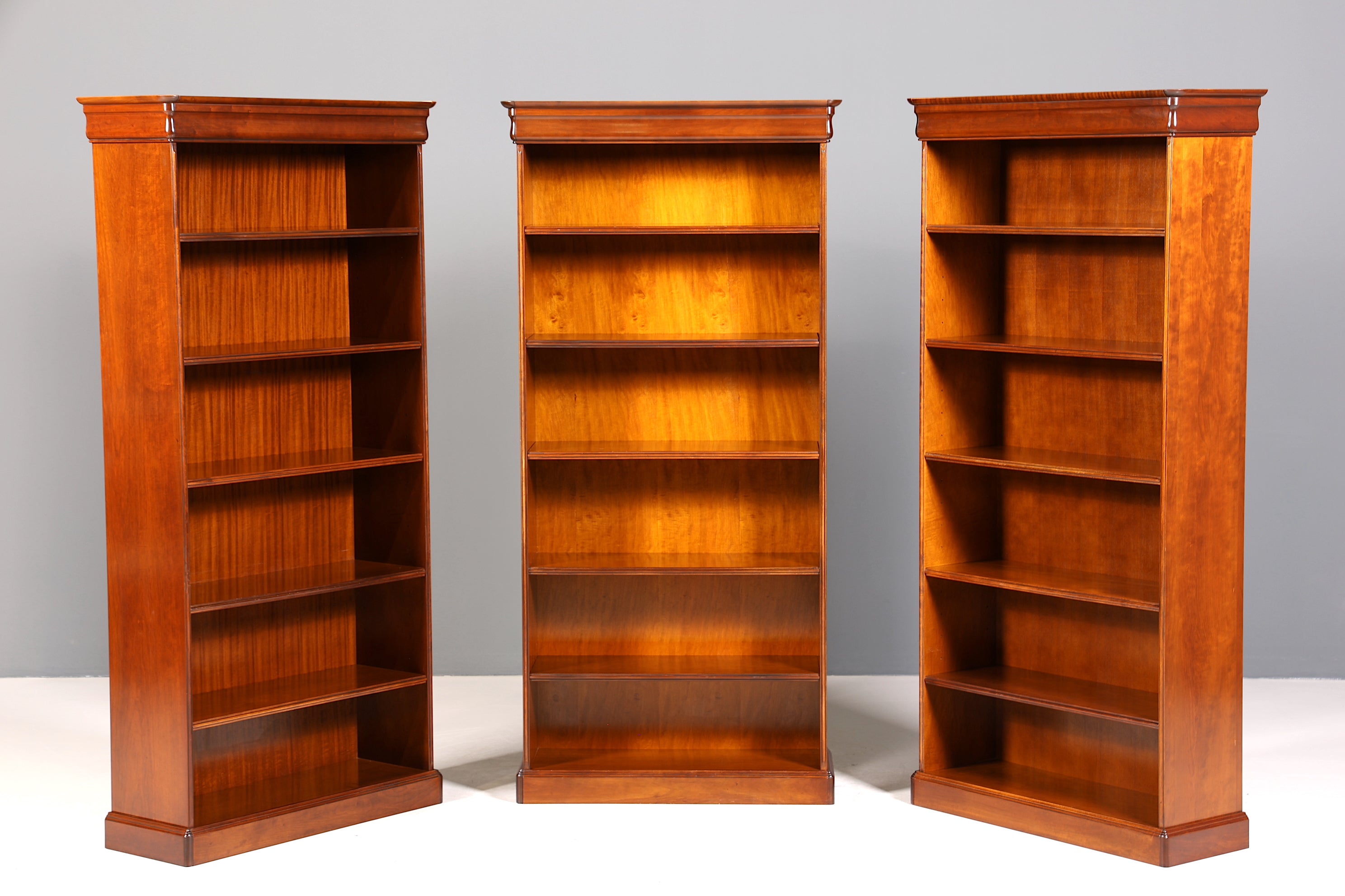 Wunderschönes Original Grange Bücherregal Antik Regal Made in France Bookshelf Buchablage 60s 1 von 3
