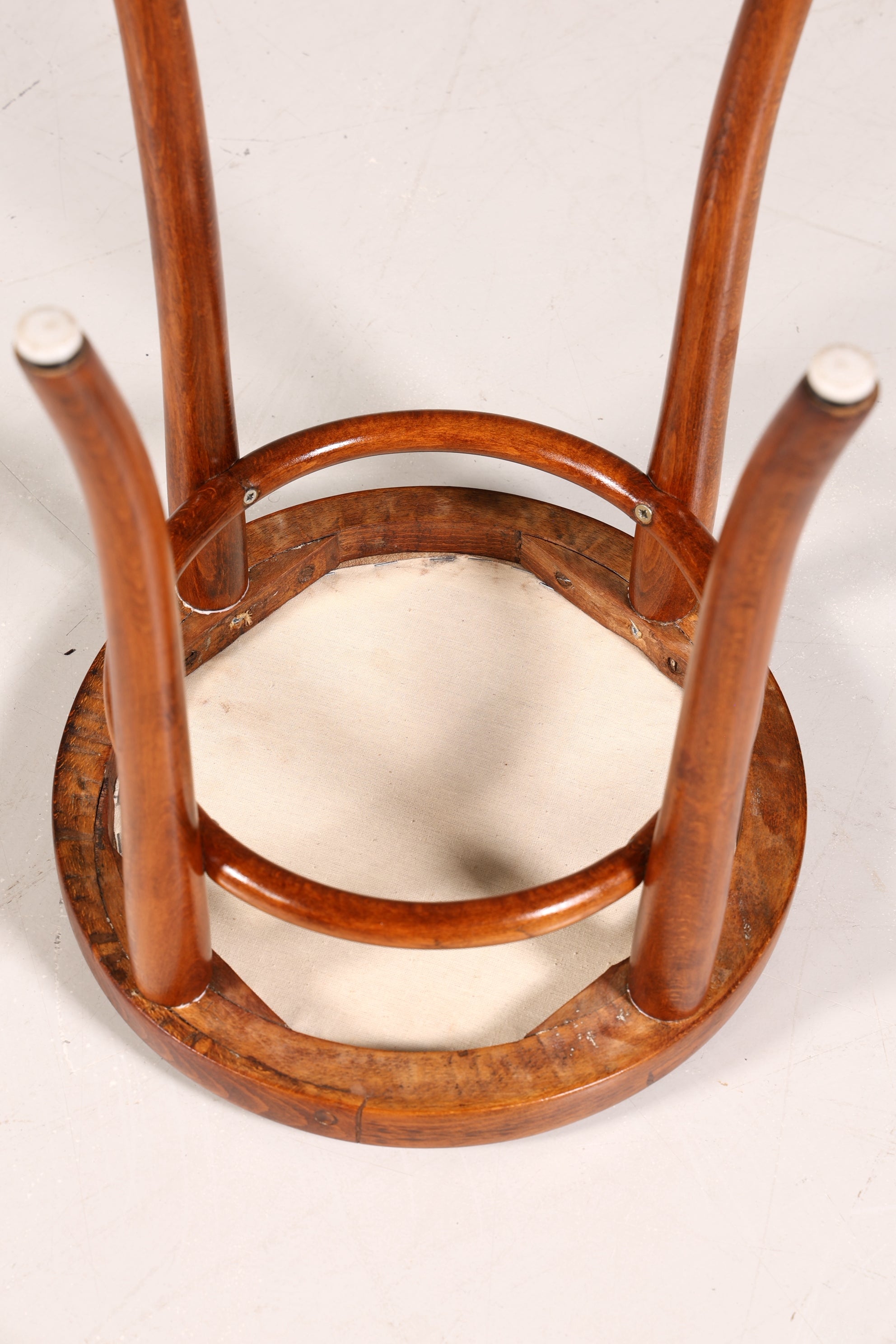 Wunderschöner Hocker Bugholz Stuhl Thonet echt Holz Klavierhocker