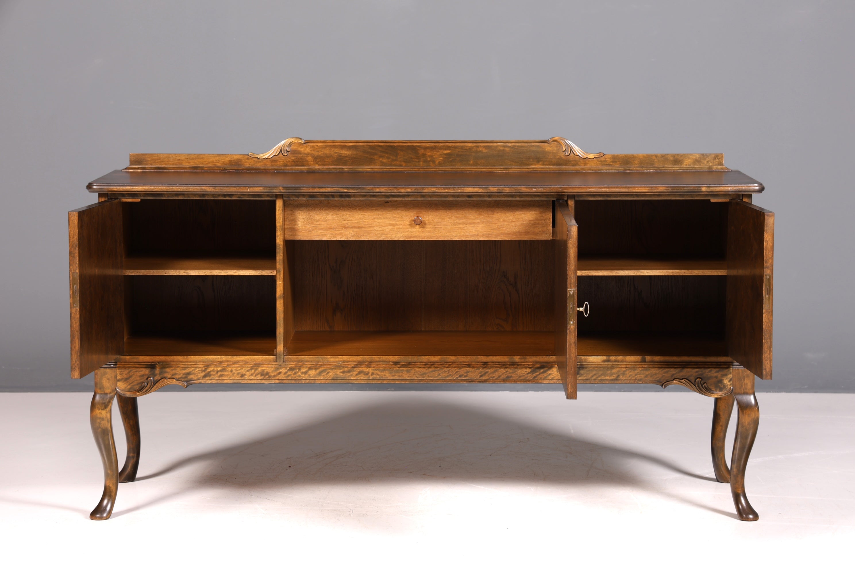 Traumhaftes Chippendale Sideboard Barock Stil Schrank Antik 50s 60s TV Kommode