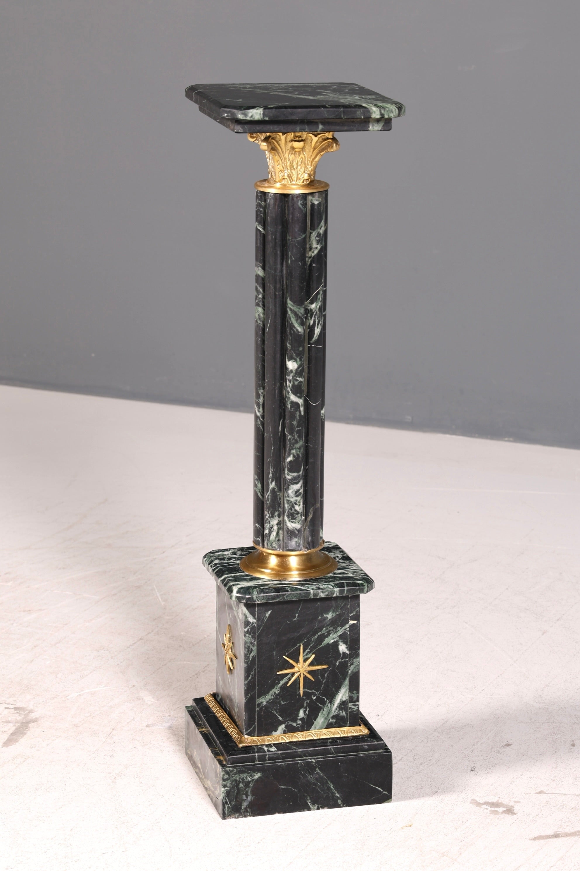 Traumhafte Barock Stil Säule Louis XV Marmor Blumensäule Naturstein Sockel Ablage