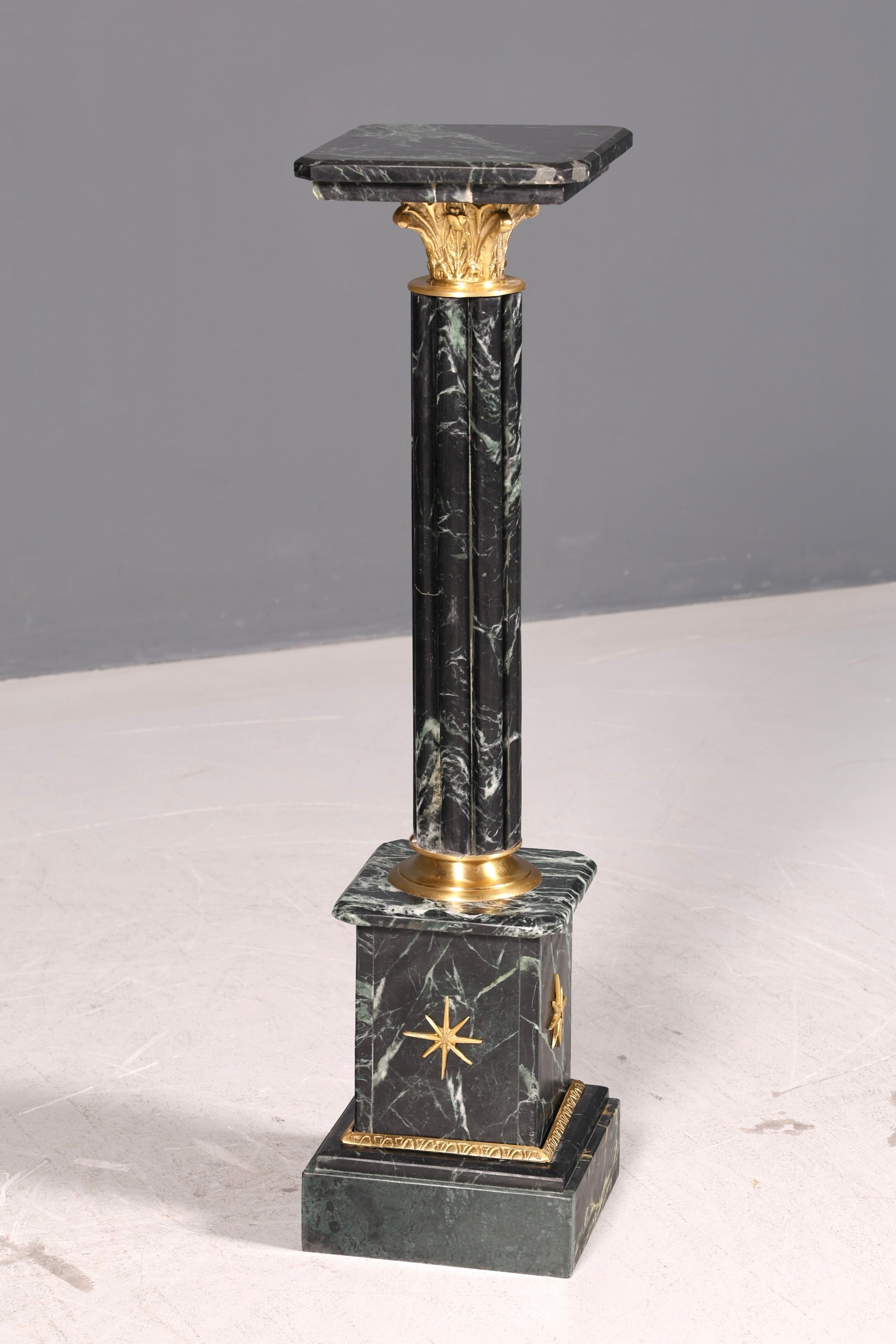 Traumhafte Barock Stil Säule Louis XV Marmor Blumensäule Naturstein Sockel Ablage