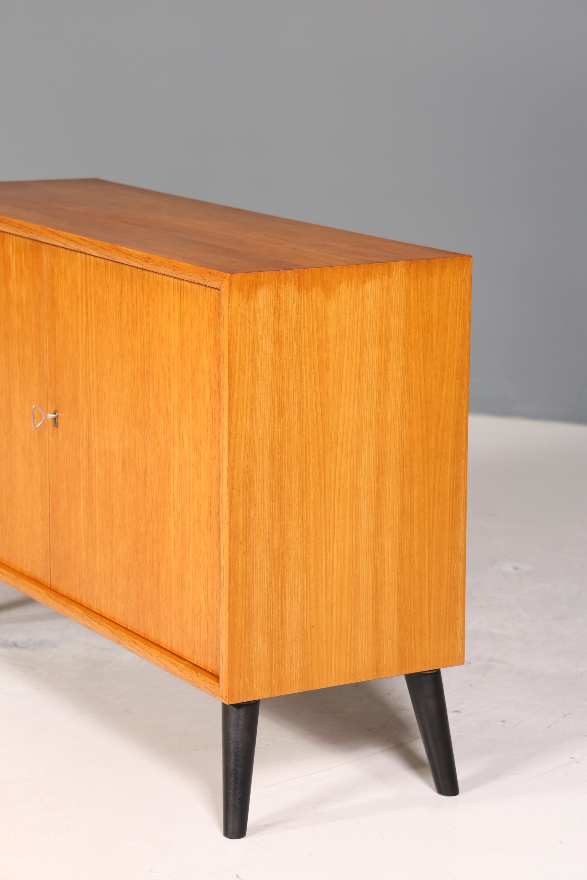 Schlichter Mid Century Schrank Vintage WMK Möbel Retro Kommode Flur Kommode 60s Regal Sideboard 2 von 2
