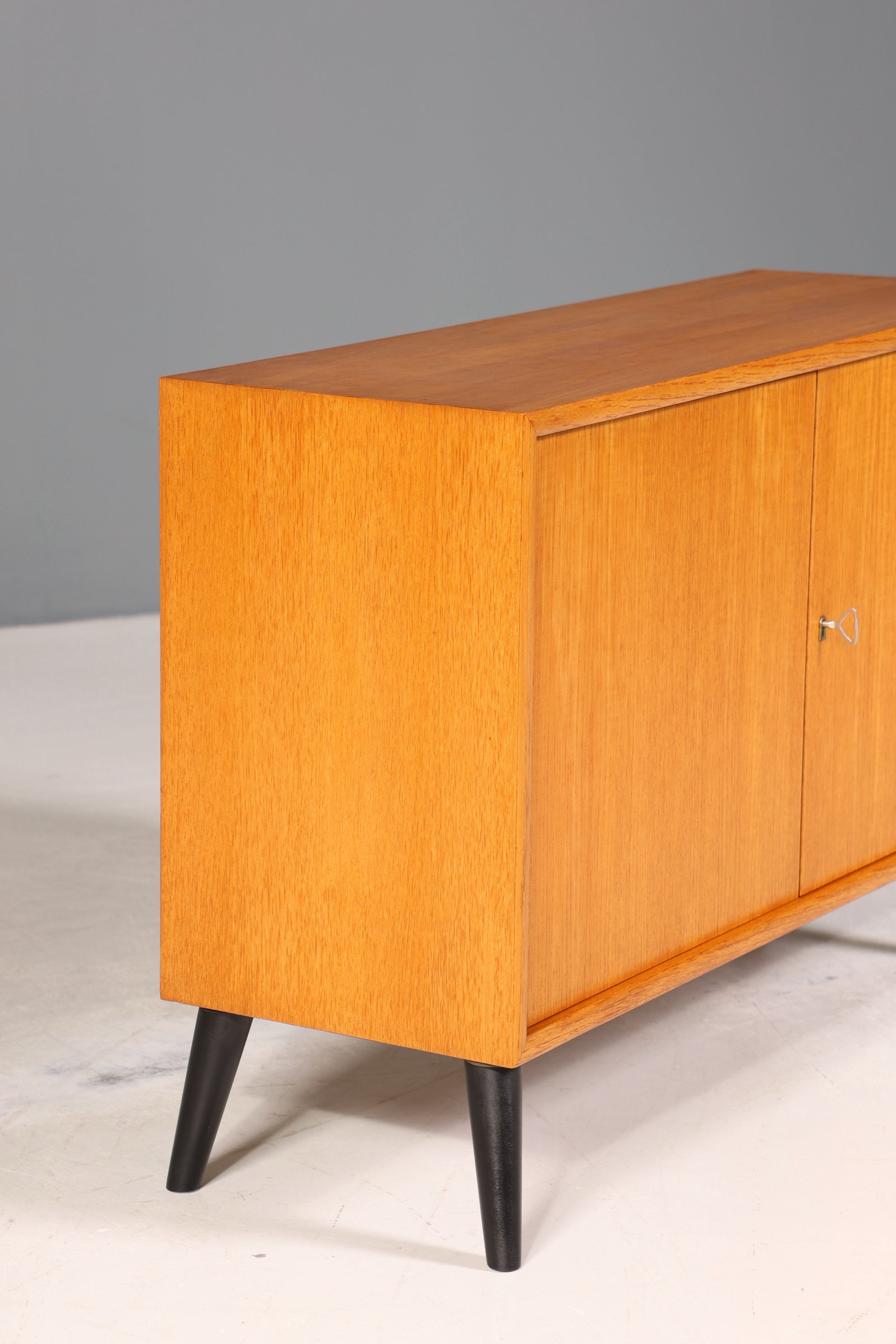 Schlichter Mid Century Schrank Vintage WMK Möbel Retro Kommode Flur Kommode 60s Regal Sideboard 2 von 2