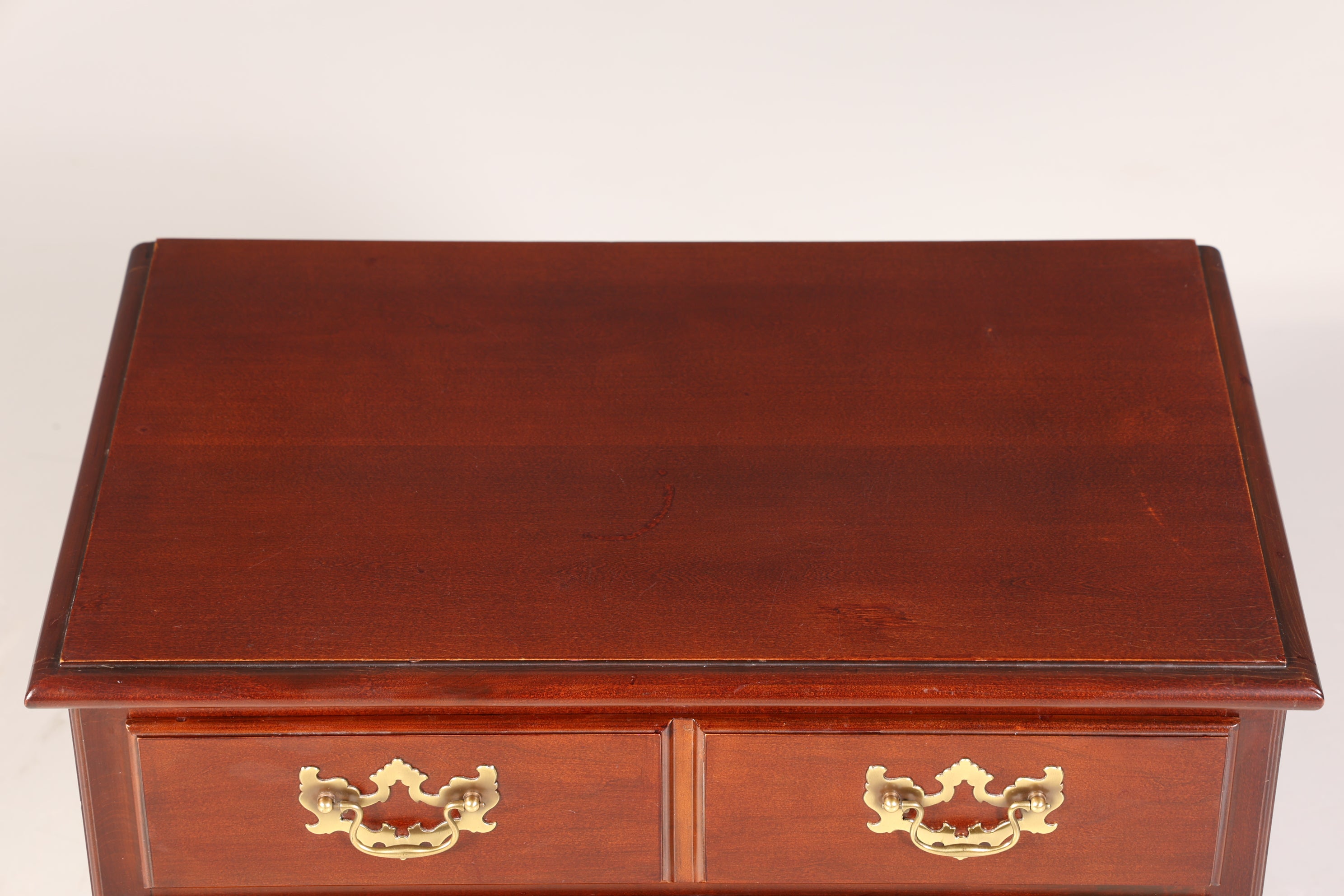Stilvolle Kommode der Marke Drexel Heritage USA Antik Stil Nachttisch Schrank