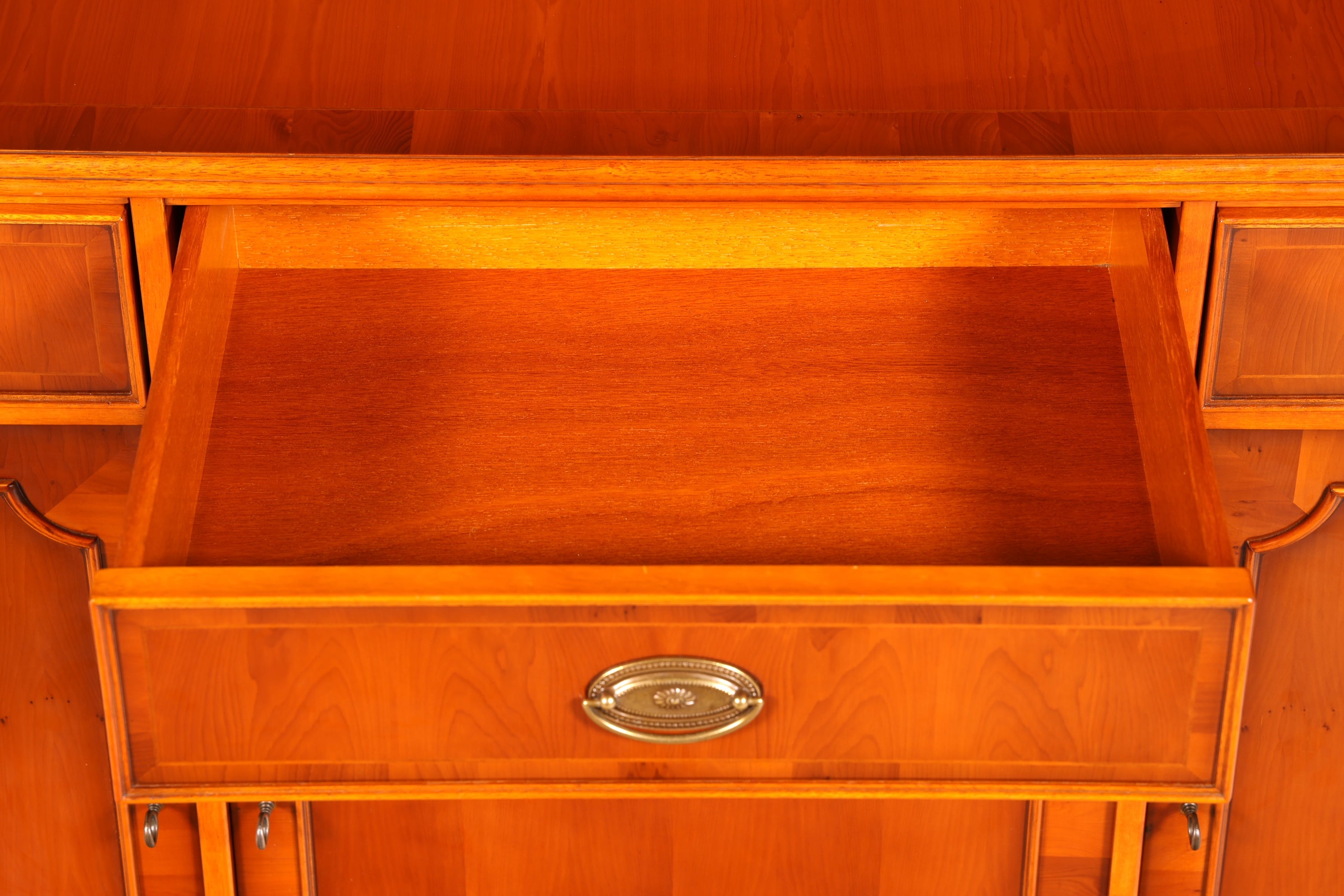 Traumhaftes Original Heldense Sideboard Buffet Antik Stil Englisches Schrank Anrichte