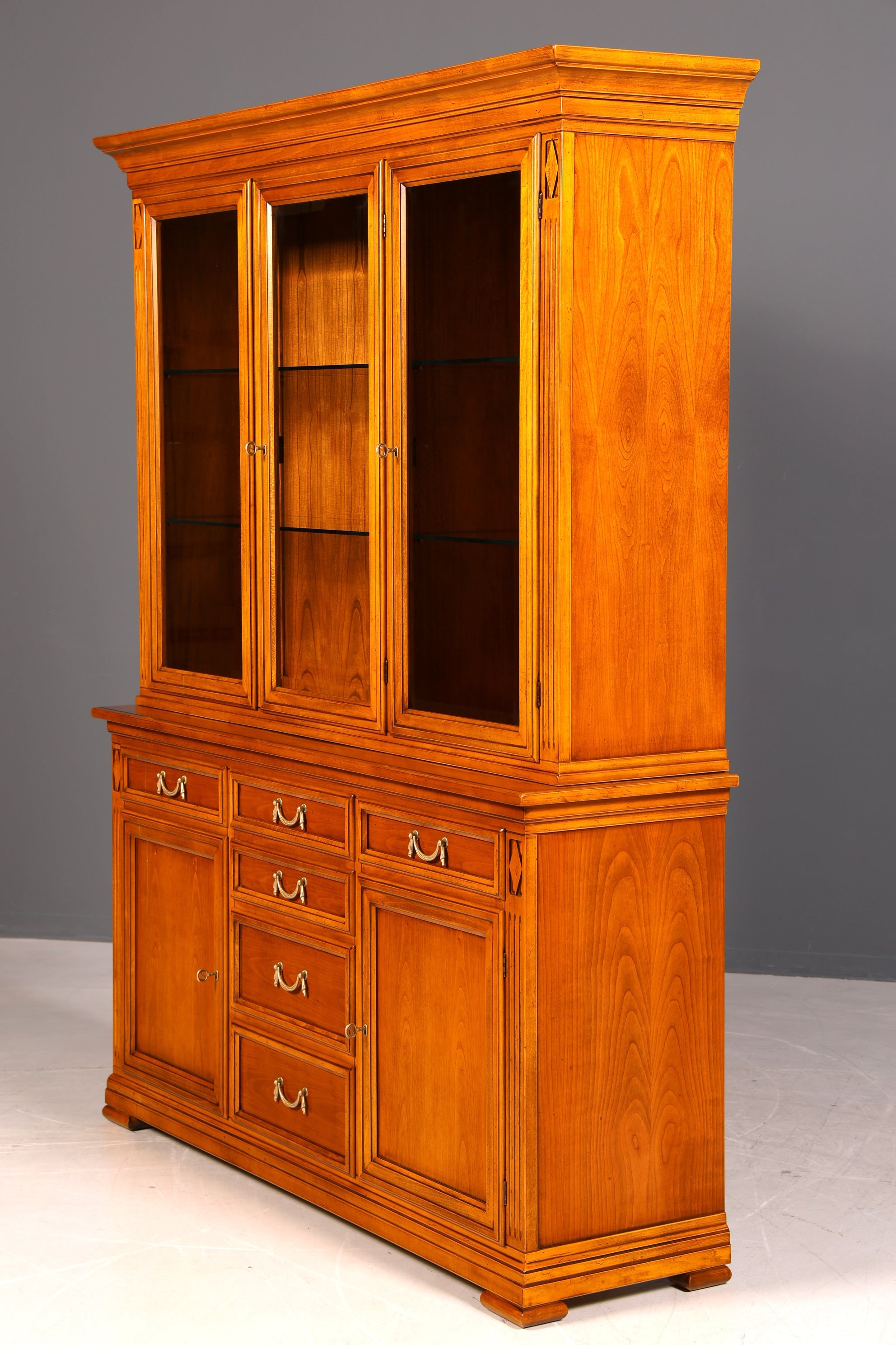 Wunderschöne Original Selva Vitrine Antik Stil massiv Holz Buffet Villa Borghese Schrank Bibliothek