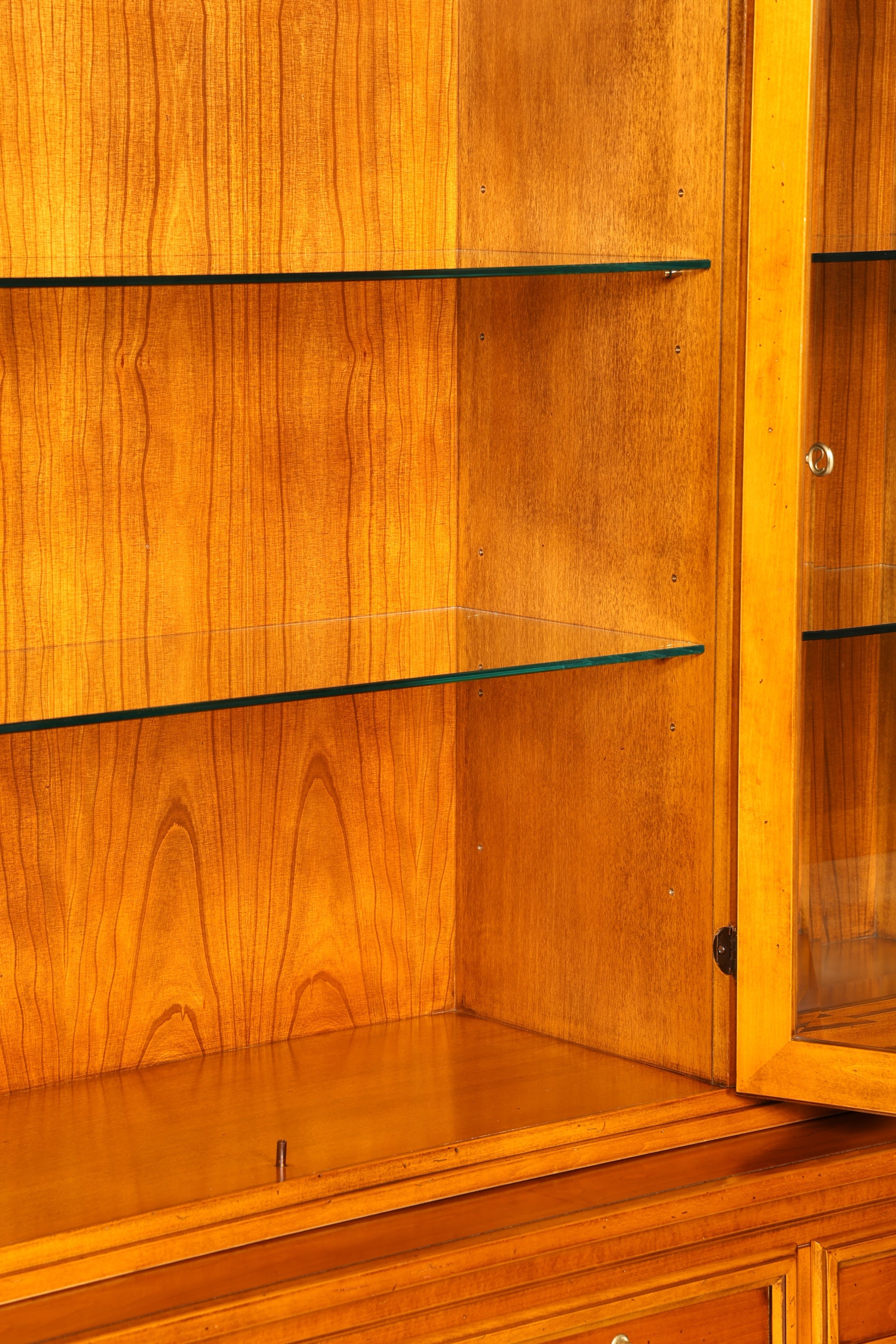 Wunderschöne Original Selva Vitrine Antik Stil massiv Holz Buffet Villa Borghese Schrank Bibliothek