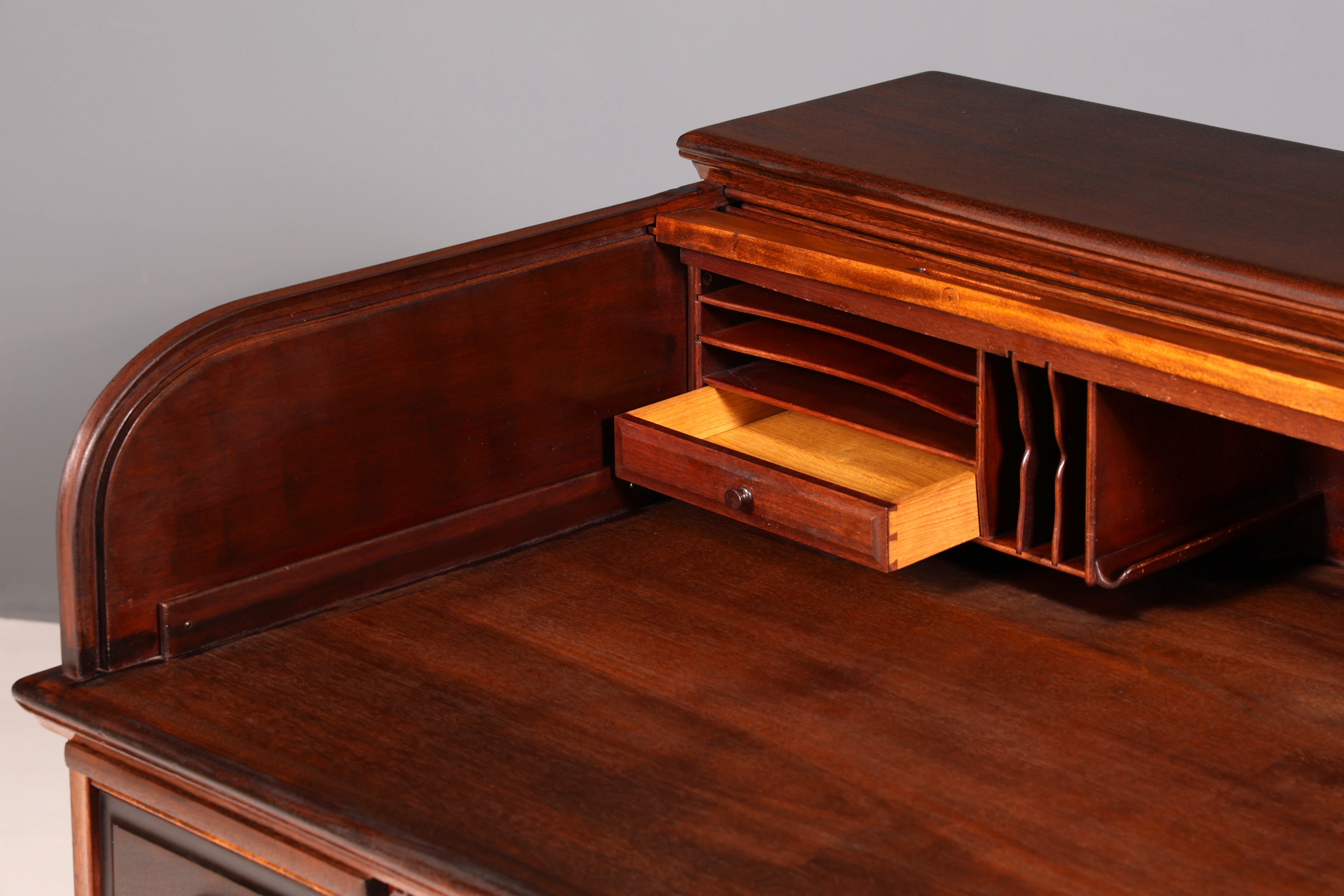 Wunderschöner Sekretär im Bauhaus Stil Rollladen Sekretär Art Deco Schreibtisch Office Table