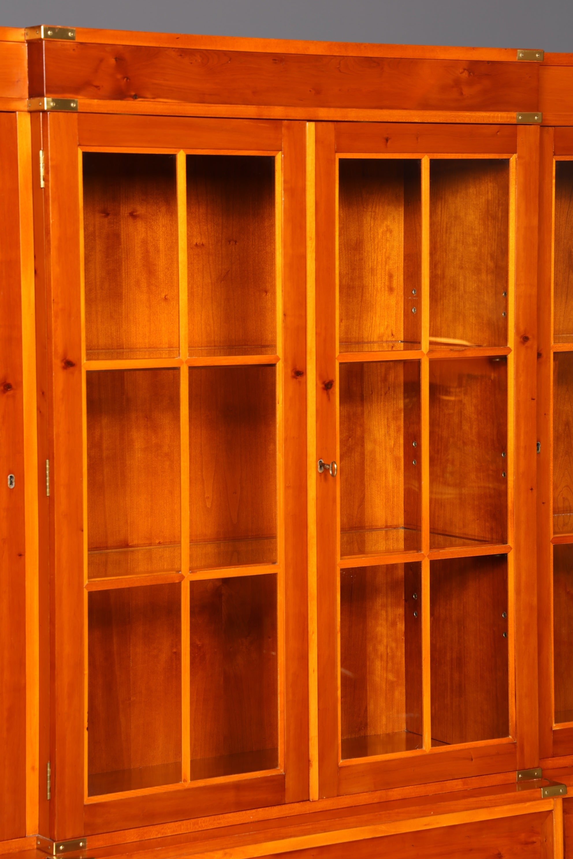Beeindruckender Maritimer Englischer Vitrinenschrank Bibliothek Bücherschrank Anrichte Buffet Glasvitrine Antik Vintage