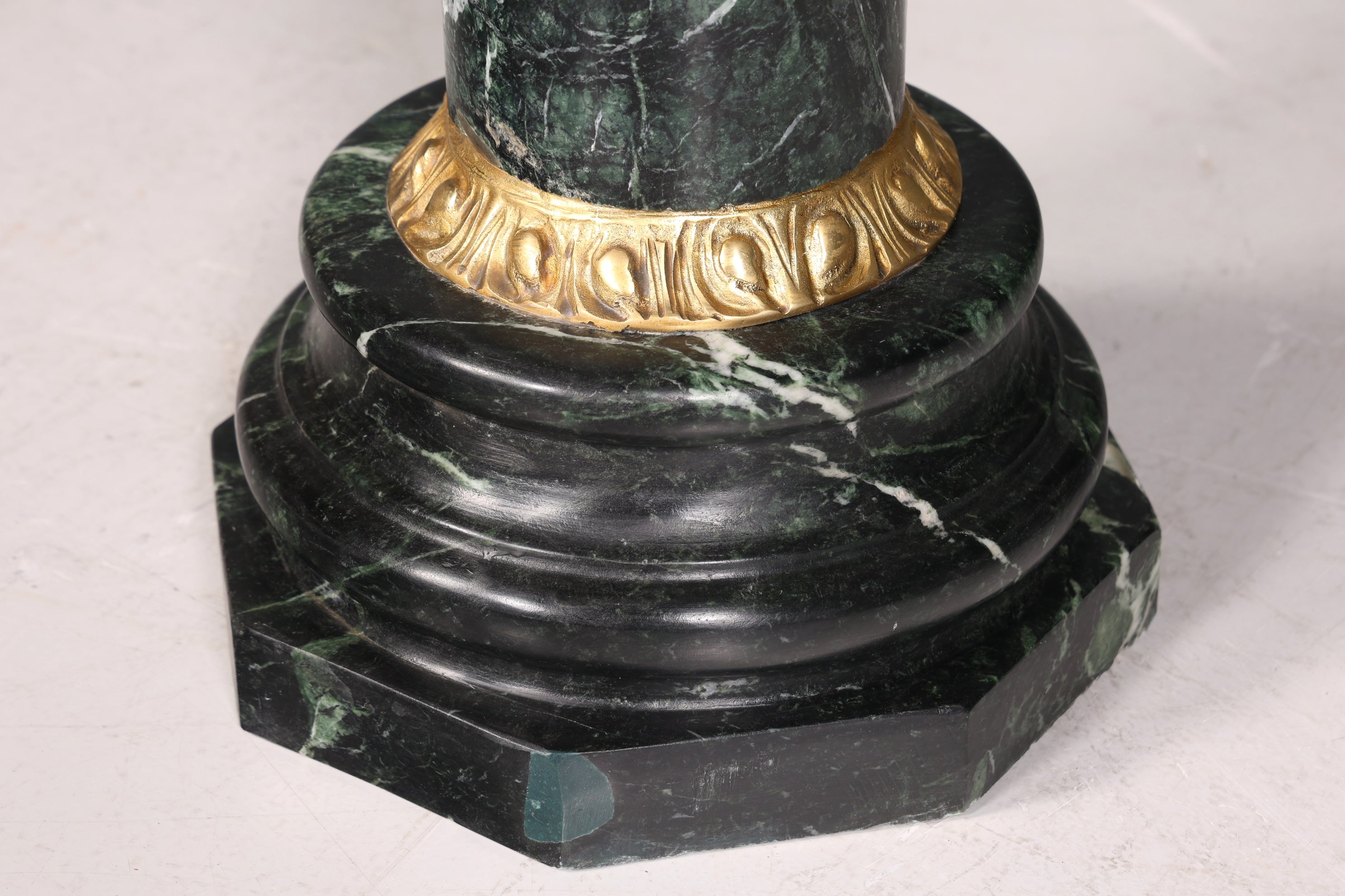 Wunderschöne Barock Stil Säule Louis XV Marmor Blumensäule Naturstein Sockel Ablage 1 von 3