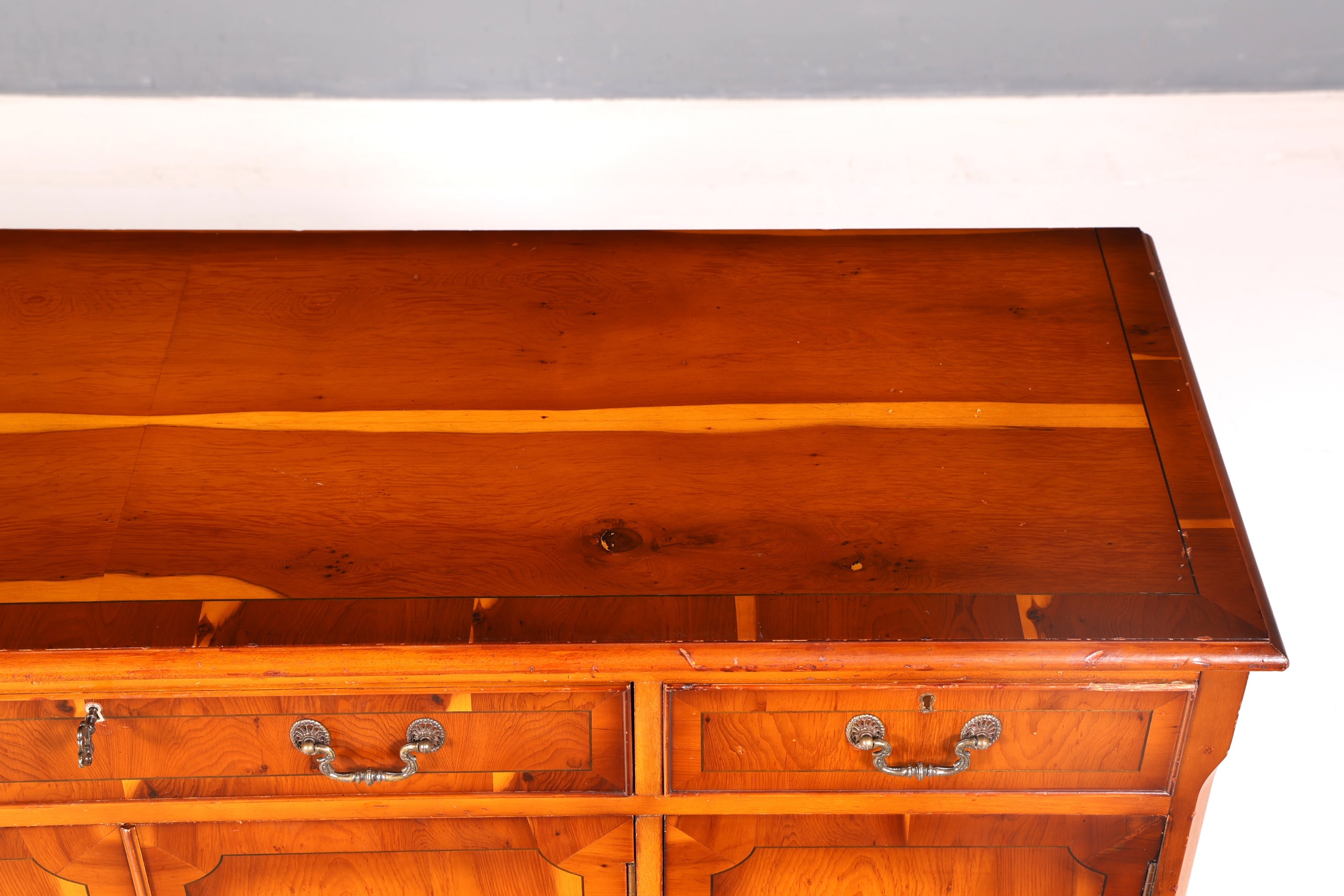 Wunderschönes Englisches Sideboard Eibe 60er Echt Holz Schrank Buffetschrank Kommode Anrichte Vintage