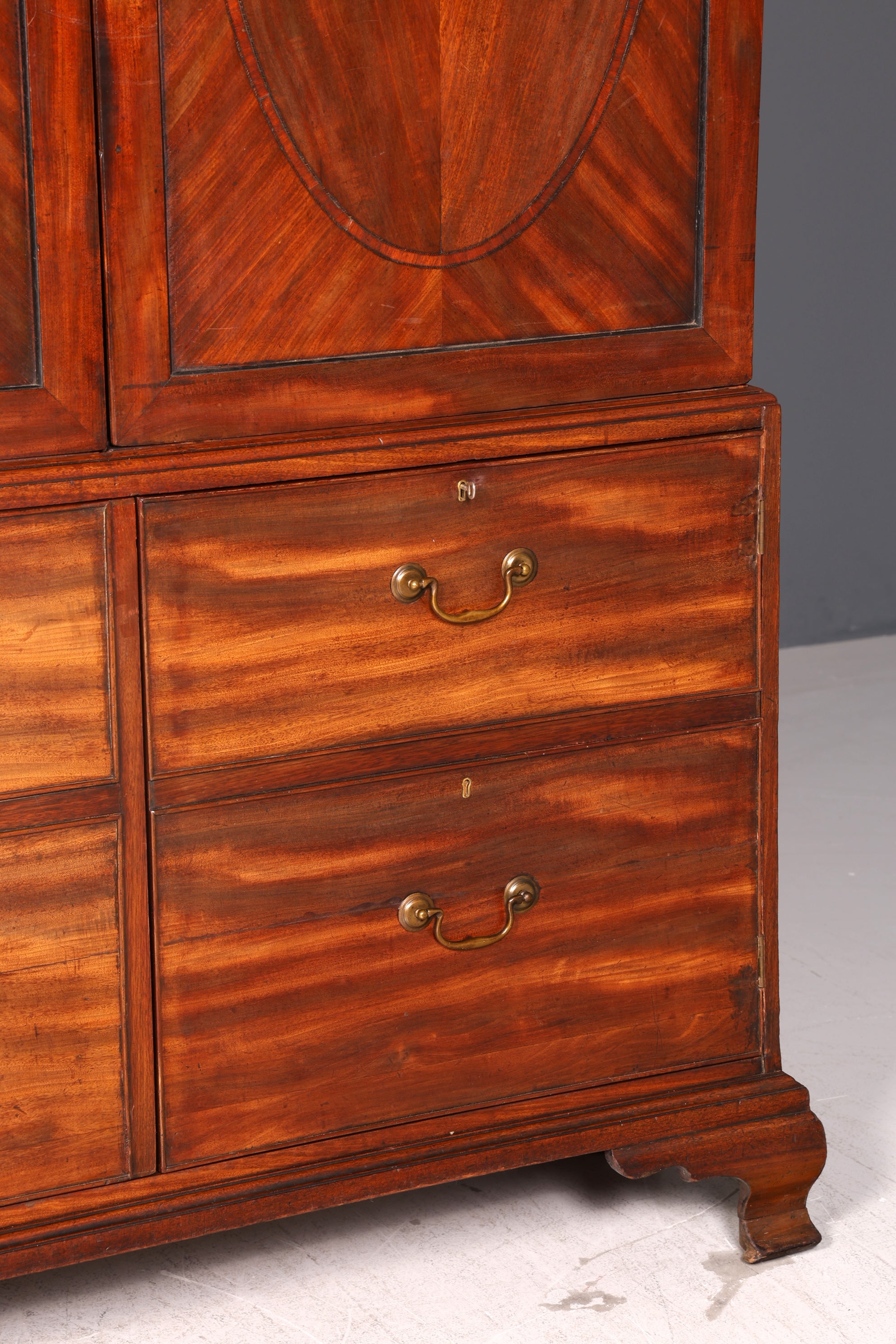Beeindruckender Antiker Englischer Wäscheschrank Mahagoni Kleiderschrank um 1900 Dielenschrank Schrank