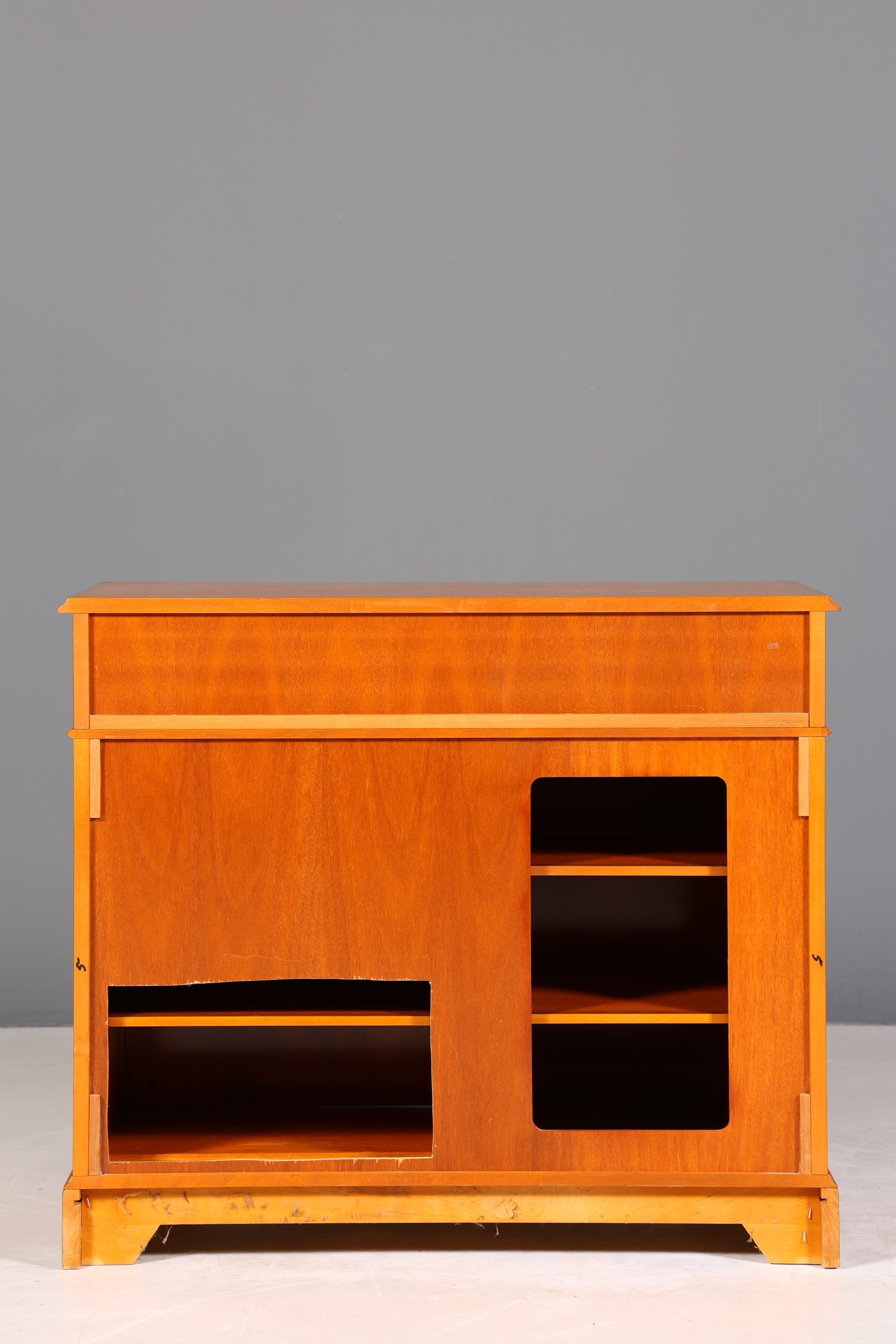 Traumhafter Original Heldense Schrank Englische Eibe Sideboard echt Holz Antik 60s