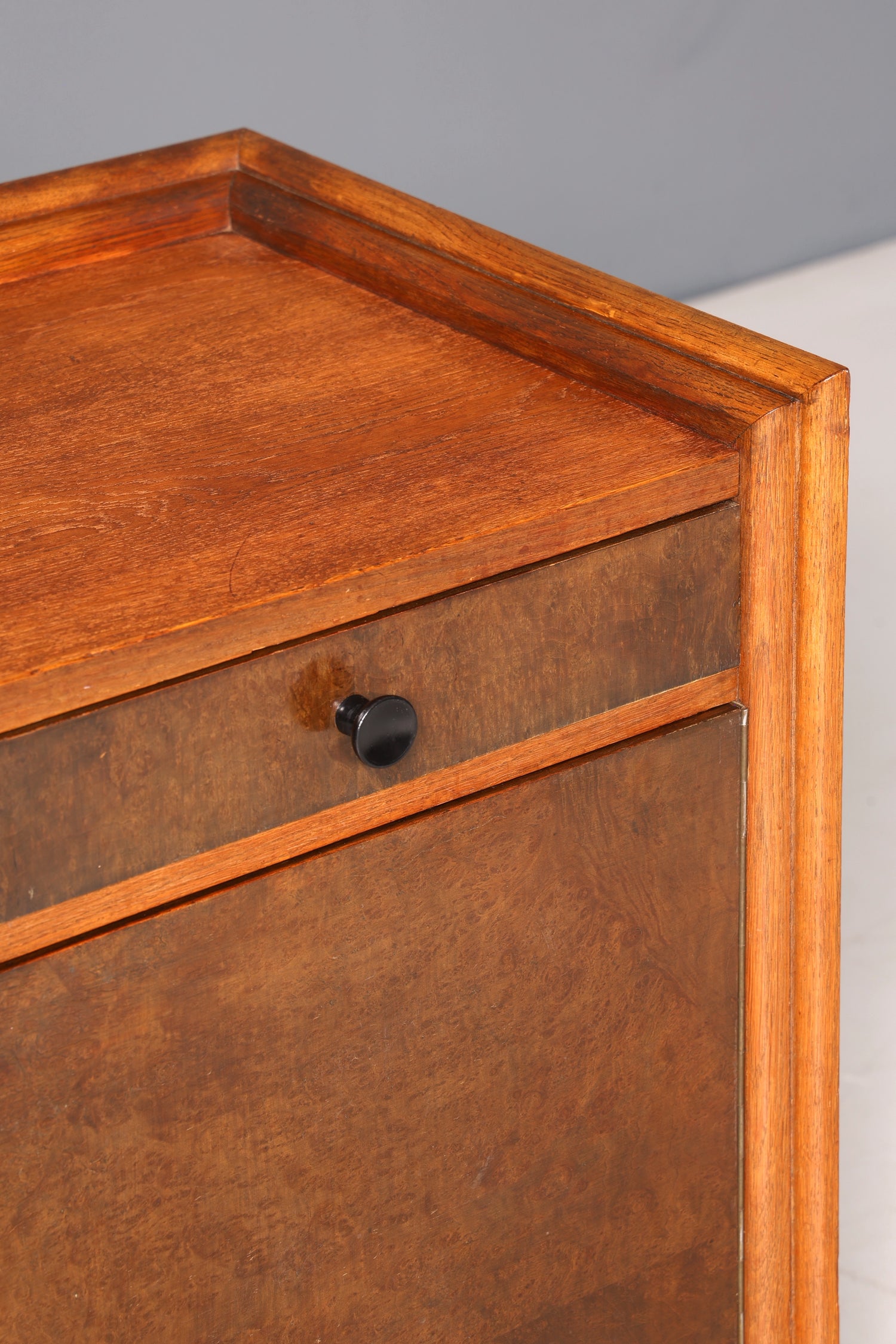 Wunderschöne Art Deco Stil Schrank um 1940 Sideboard Flurschrank TV Schrank