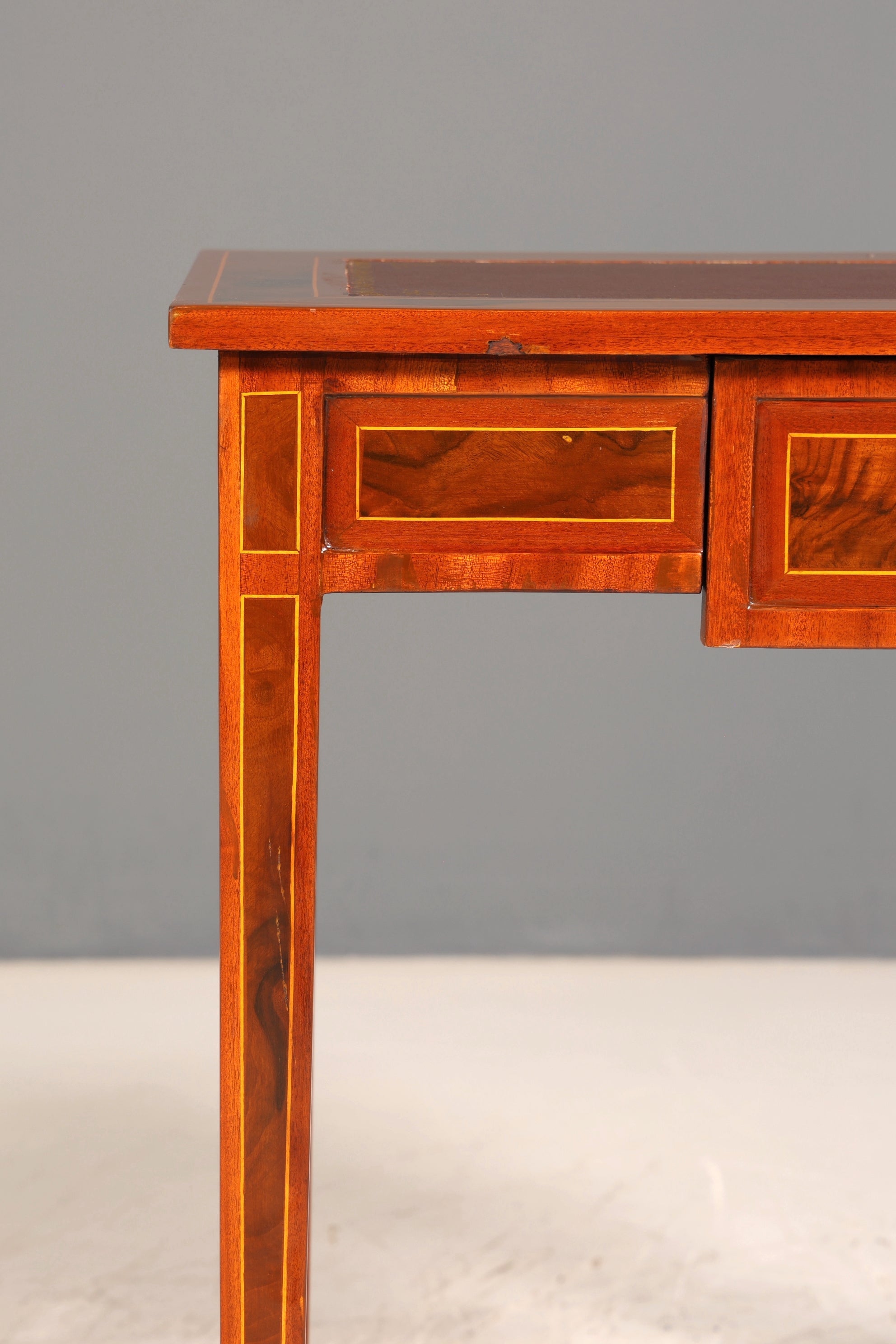 Traumhafter filigraner Schreibtisch French Desk Antik Stil Bürotisch Office Desk