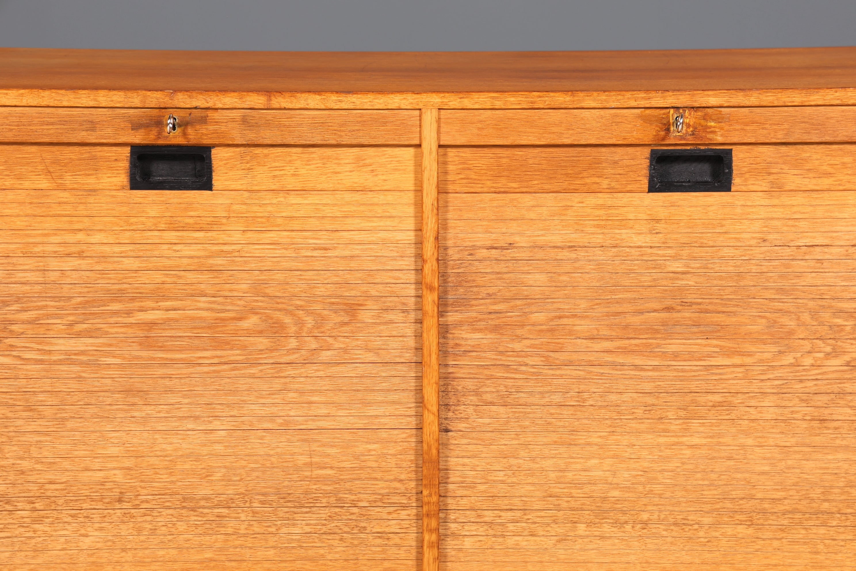 E835 Finish Schlichter Mid Century Rollladenschrank Bauhaus Apothekerschrank Art Deco Büro Aktenschrank