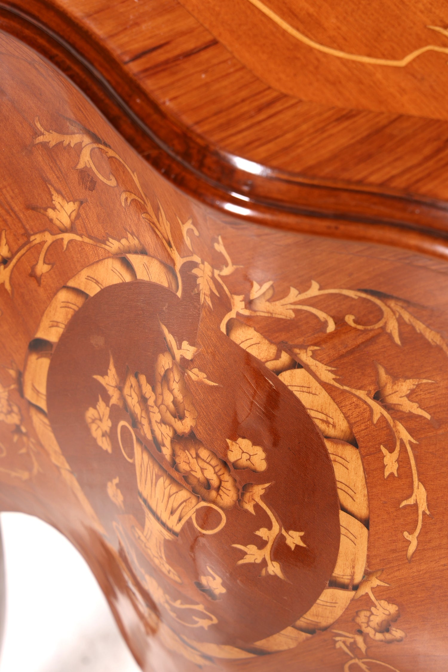 Königliche Bauchige Barock Stil Kommode Messing Louis XV Sideboard Antik Stil Schubladenkommode