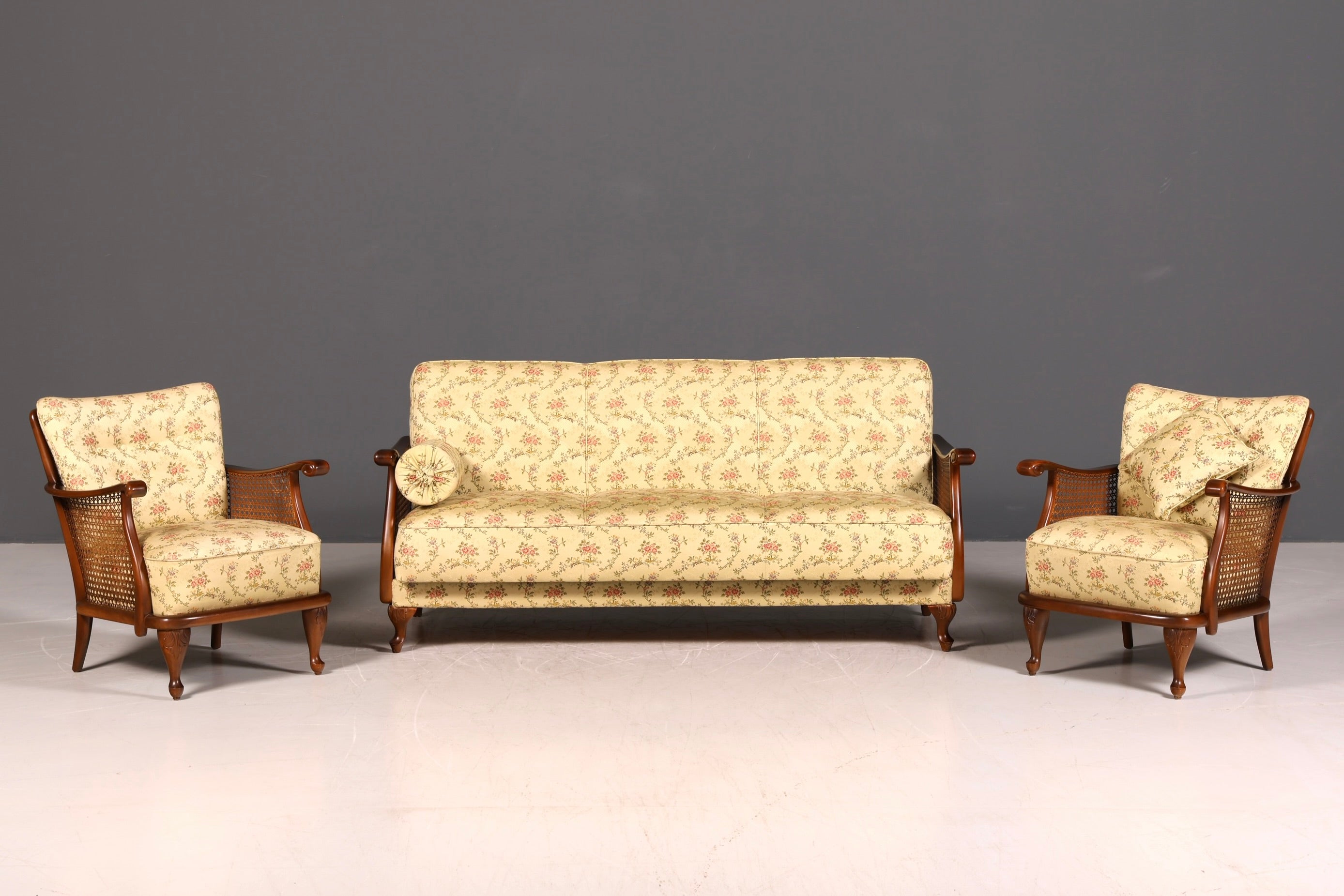 G282 Finish Wunderschönes Chippendale Sofa Antik Barock Stil Wiener Geflecht Couch 3-Sitzer Canapé (Kopie)