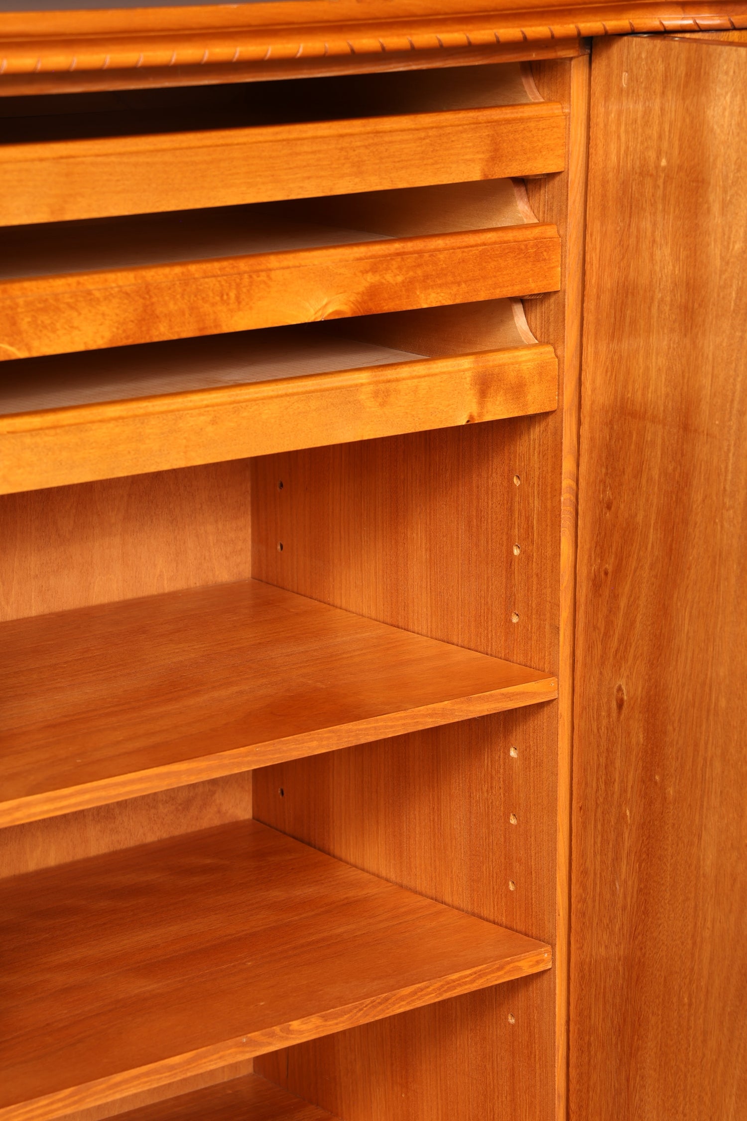 F128 Finish Stilvoller Original Art Deco Schrank Vertiko Kleiderschrank um 1940