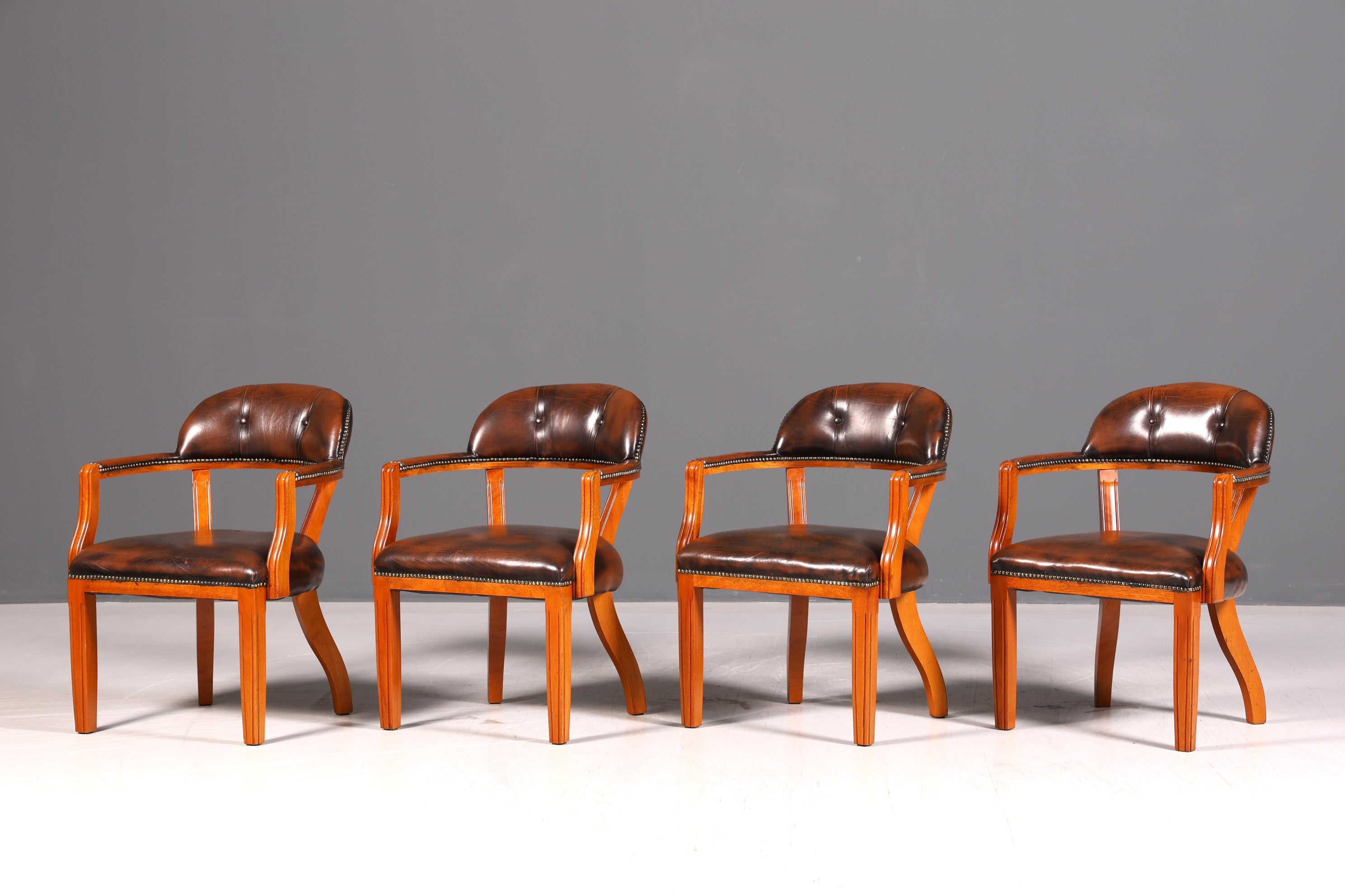 Wunderschöner Chesterfield Armlehnstuhl Braun Echt Leder Englisch Bürostuhl Schreibtischstuhl Sekretär Stuhl Court Chair 2 von 4