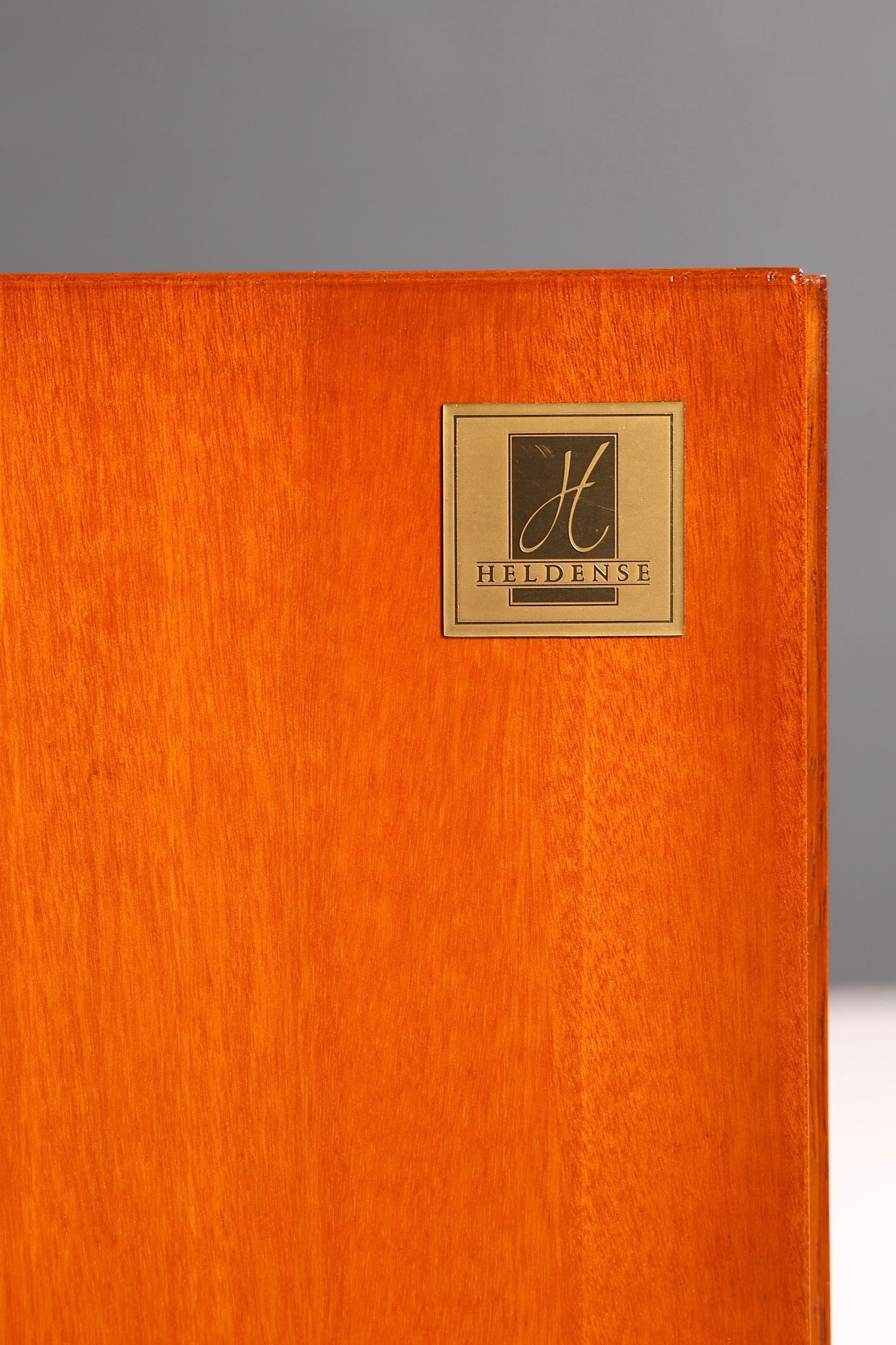 Wunderschöne Original Heldense Vitrine Englische Eibe Bücherschrank Buffet Antik Glasvitrine Vintage