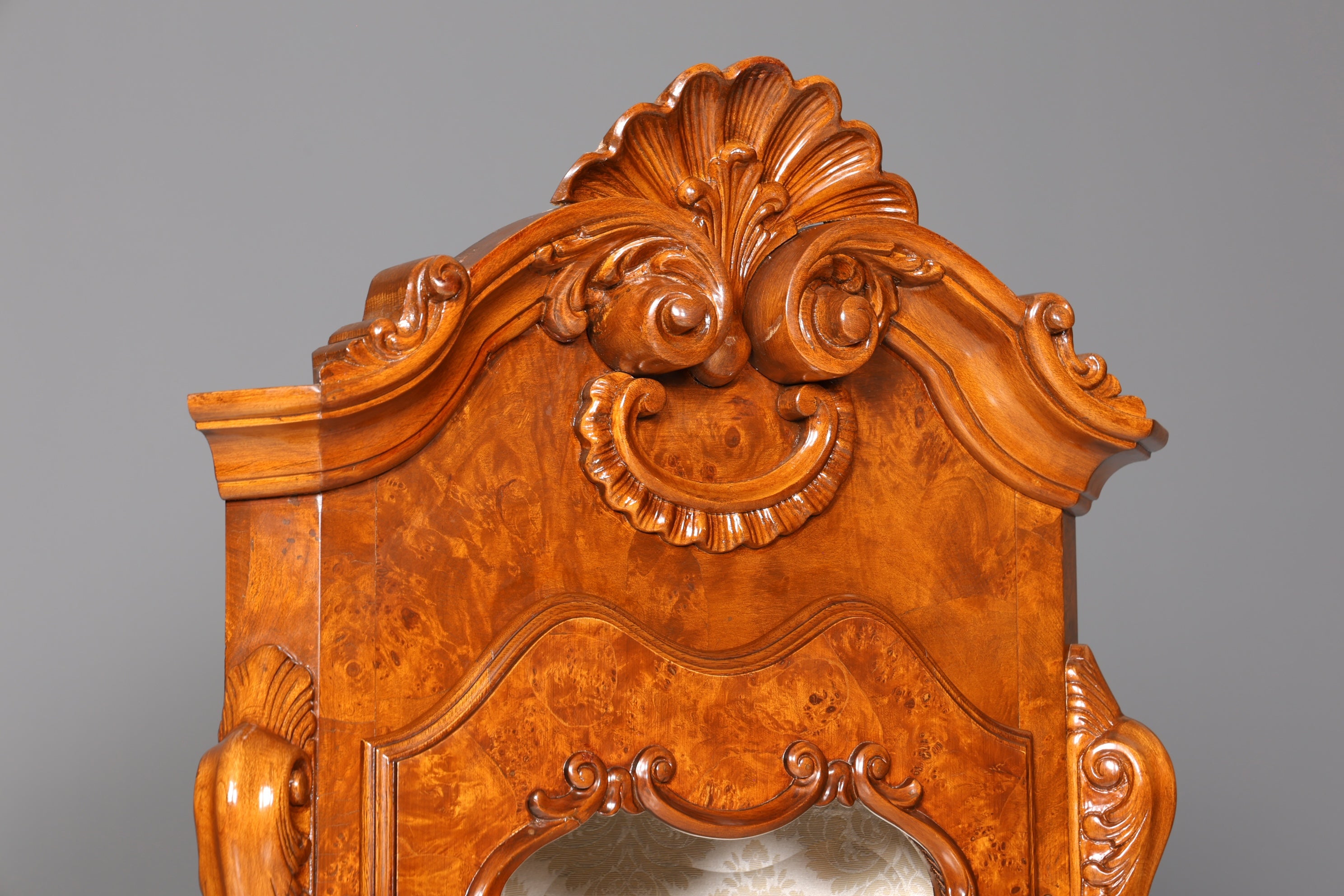 Wunderschöne Barock Eckvitrine echt Holz Chippendale Vitrine Regal Schrank