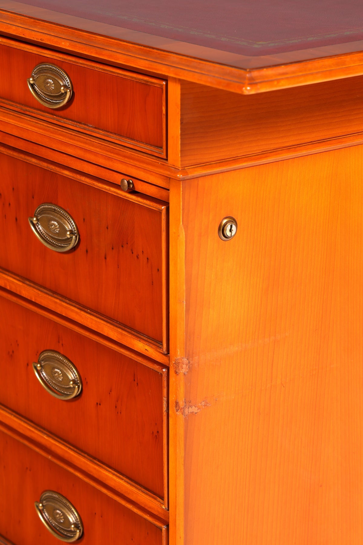 G721 Finish cm HELDENSE Wunderschöner Englischer Schreibtisch Englisch Eibe Desk Leder Auflage Antik Stil Bürotisch Office Desk (Kopie)