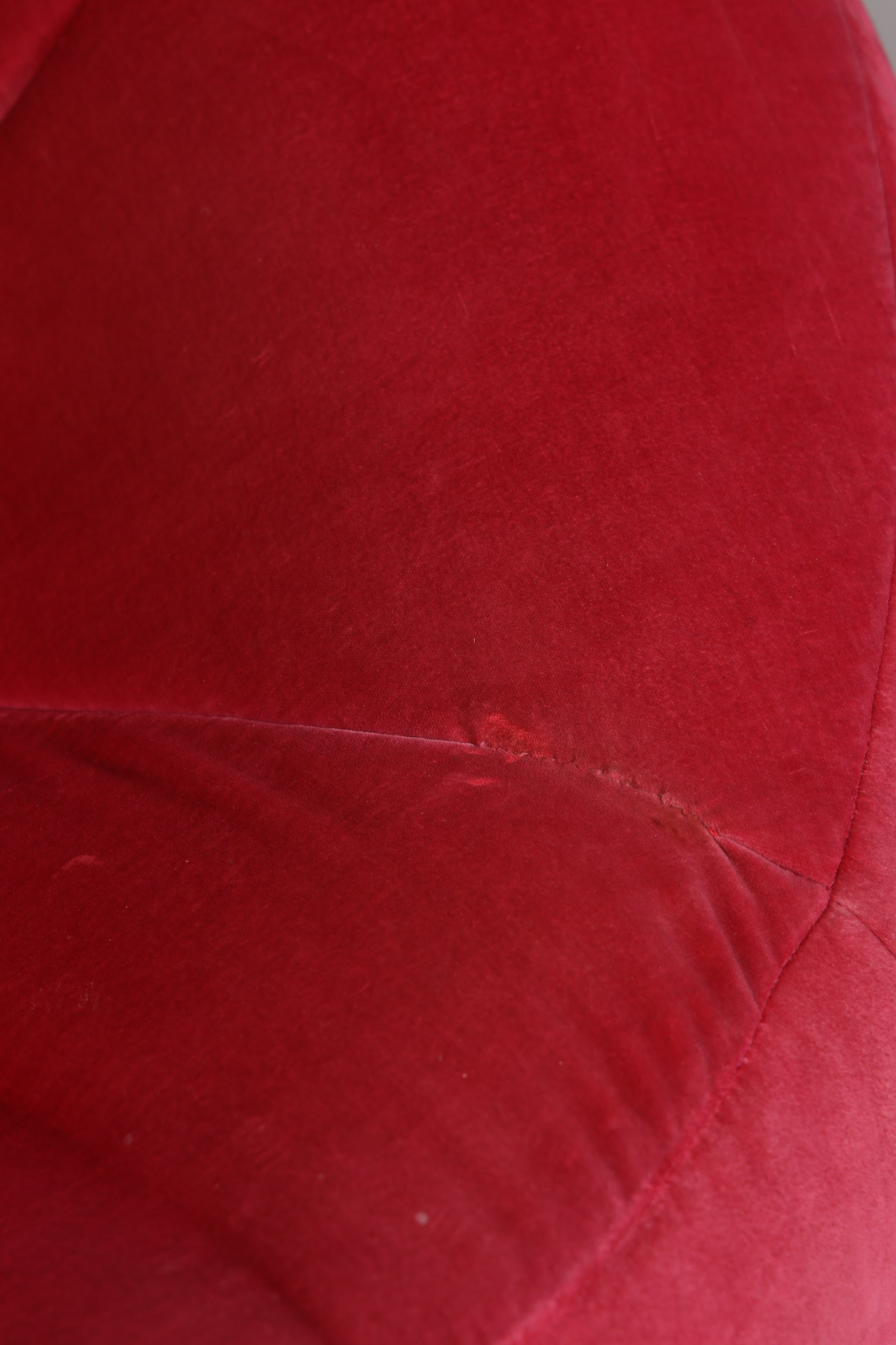 Edler Ligne Roset Pumpkin Sessel mit Hocker Pink Samt Designer Loungesessel Pierre Paulin Pouf Vintage
