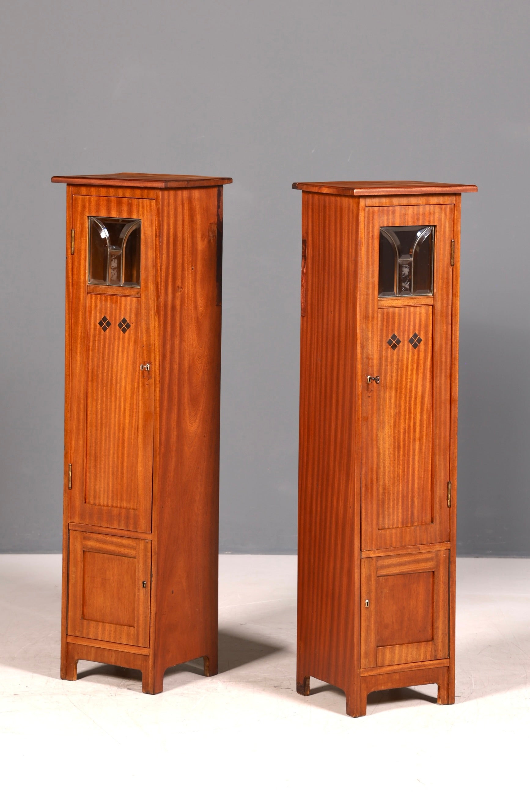 Prachtvolle Jugendstil Vitrine Antiker Bücherschrank Eiche Schrank Glasvitrine Geschirrschrank
