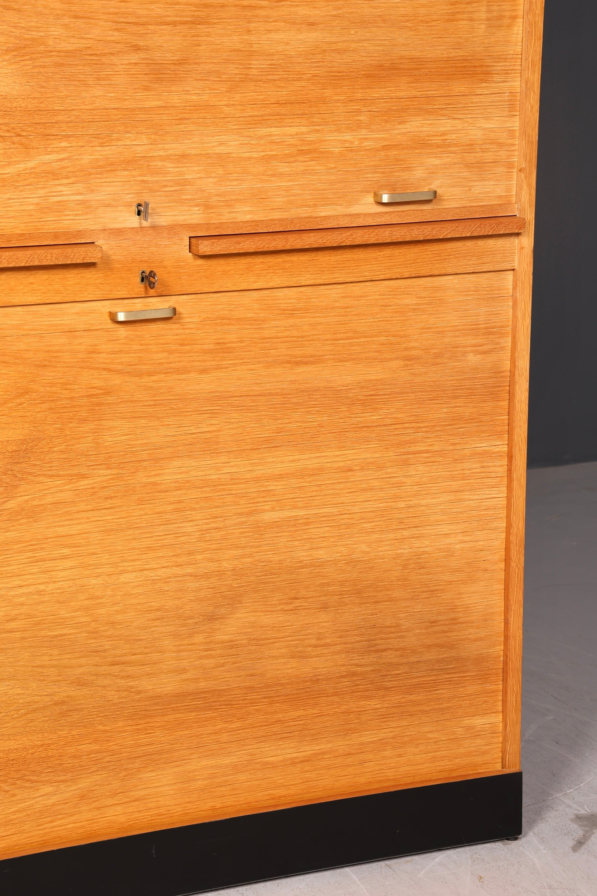 Stilvoller Mid Century Rollladenschrank Bauhaus Apothekerschrank Art Deco Büro Aktenschrank