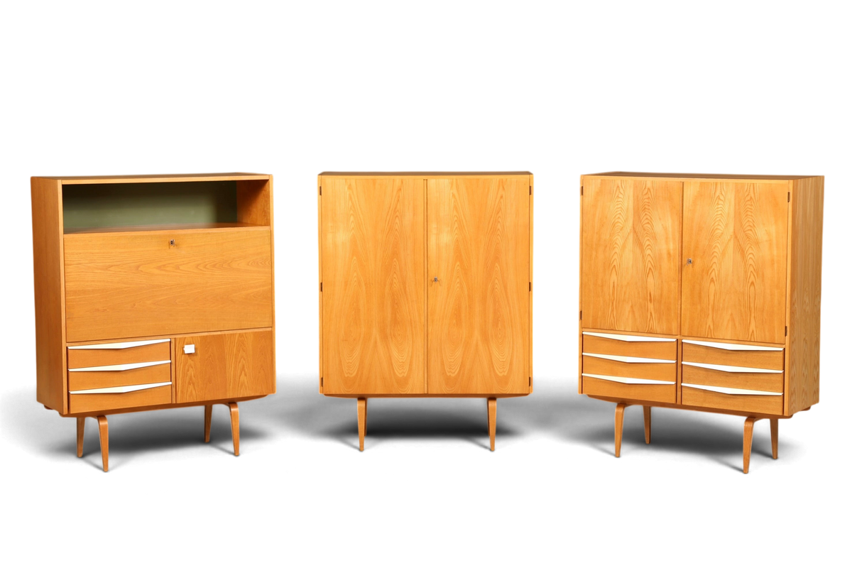 Hauptstadt Möblerei Hellerau Schrank Modell 427 Set aus hellem Echtholz im Mid-Century Design mit konischen Beinen