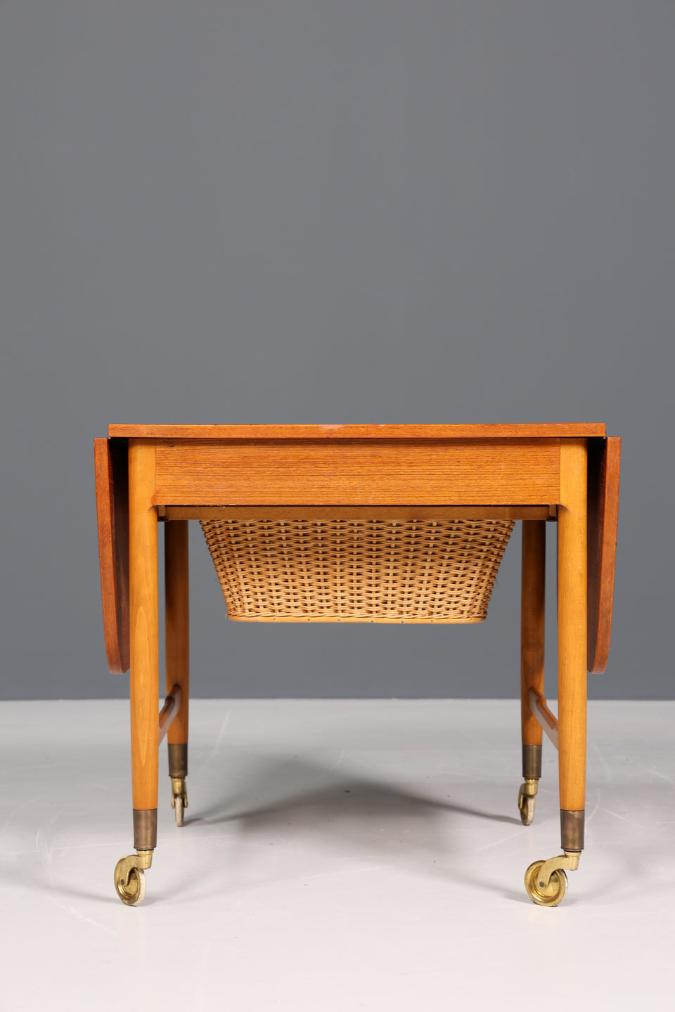 Wunderschöner Tisch Danish Design Beistelltisch Ablage Nähtisch