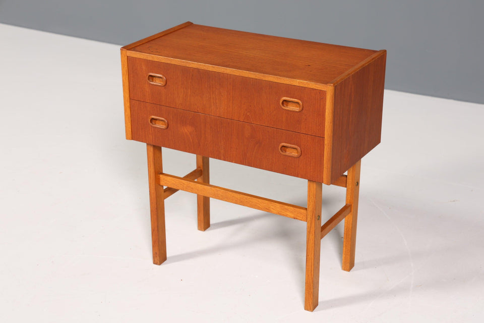 Schlichte Kommode "Made in Denmark" Teak Holz Beistelltisch