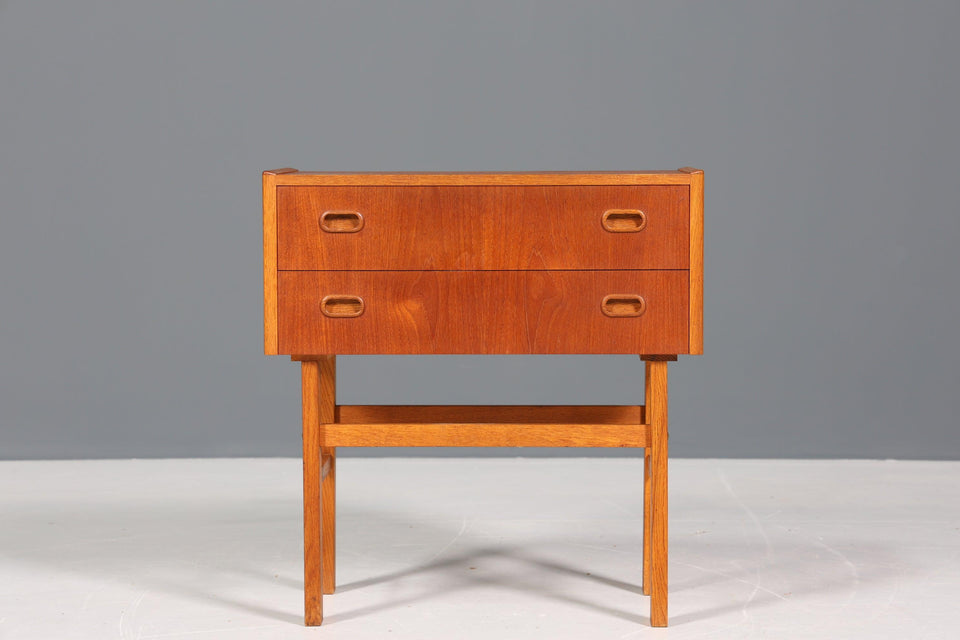 Schlichte Kommode "Made in Denmark" Teak Holz Beistelltisch