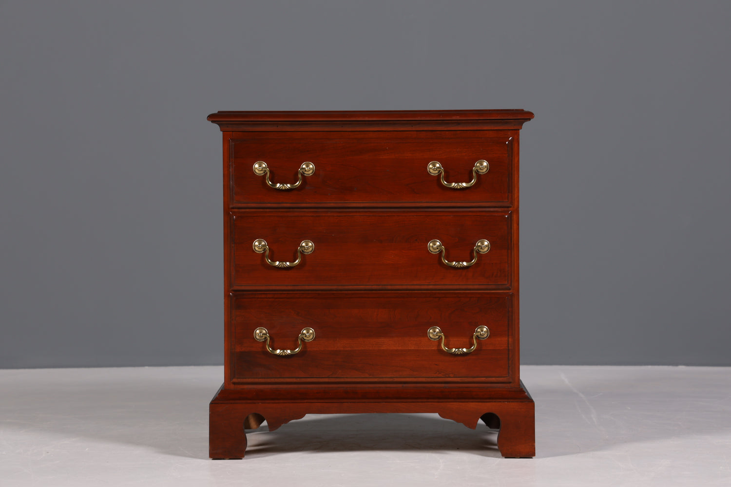 Edle Original Englische "Durham" Kommode echt Holz UK Nachttisch